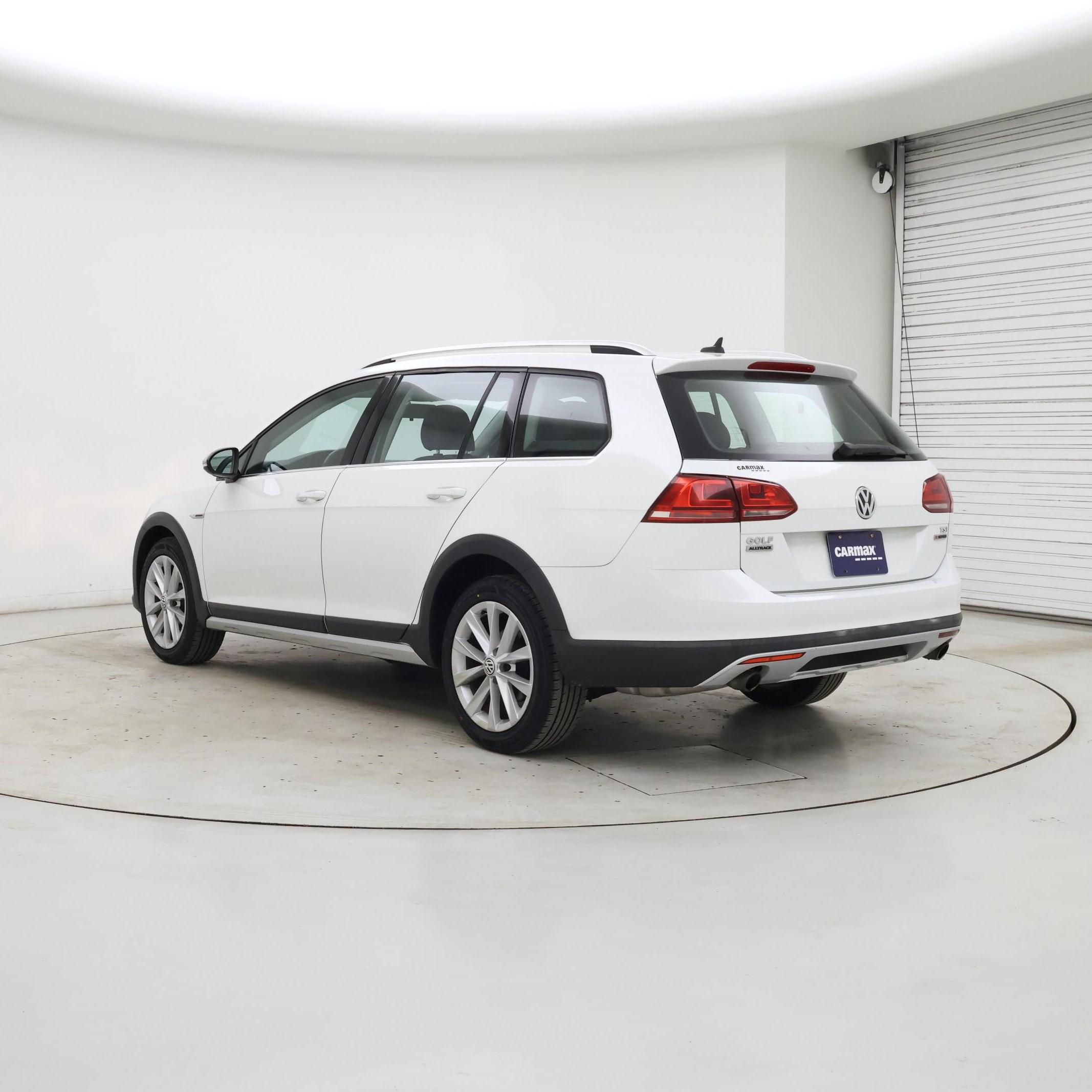 Thumbnail: 2017 Volkswagen Golf - 2