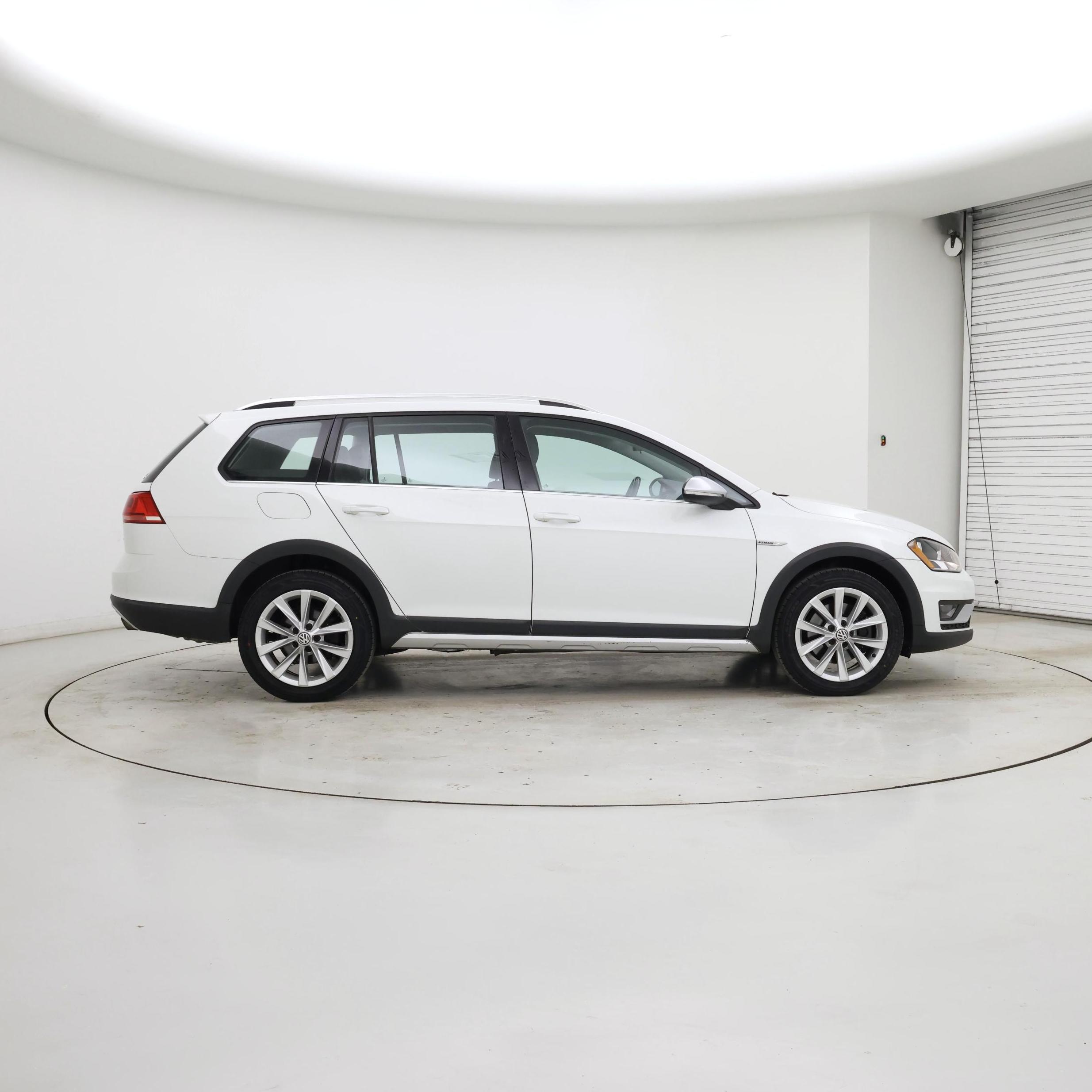 Thumbnail: 2017 Volkswagen Golf - 7