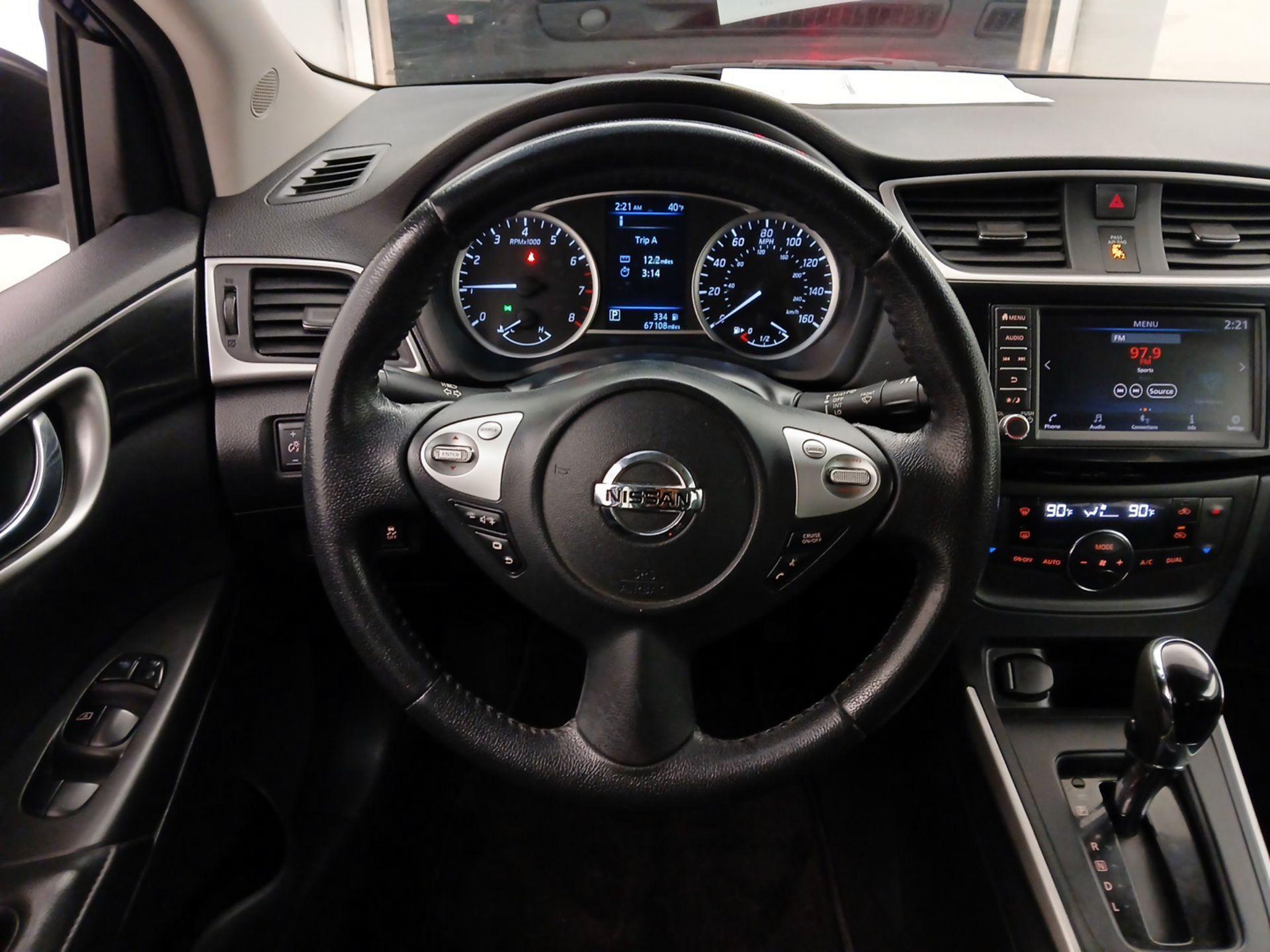 Thumbnail: 2019 Nissan Sentra - 10