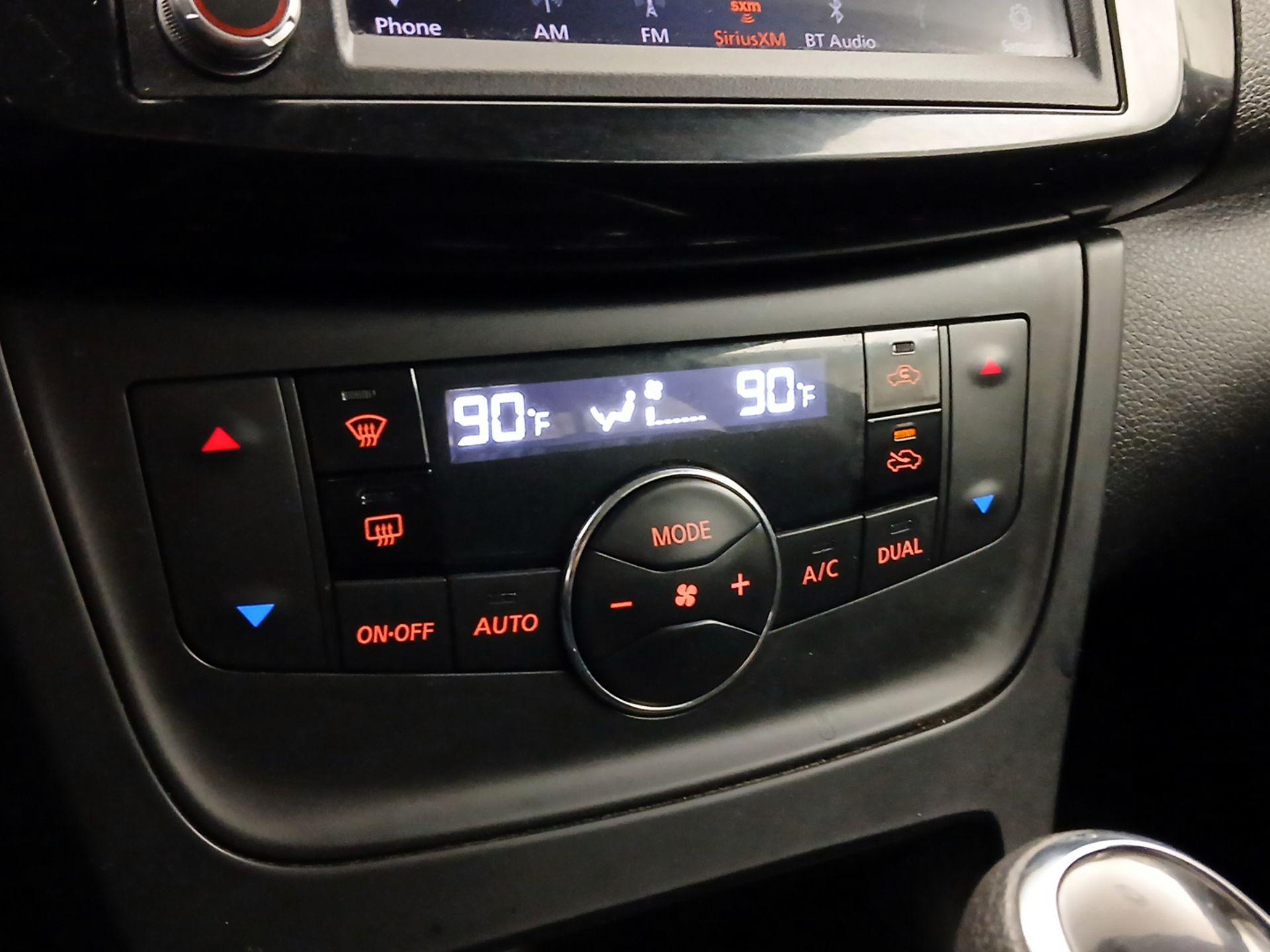 Thumbnail: 2019 Nissan Sentra - 16