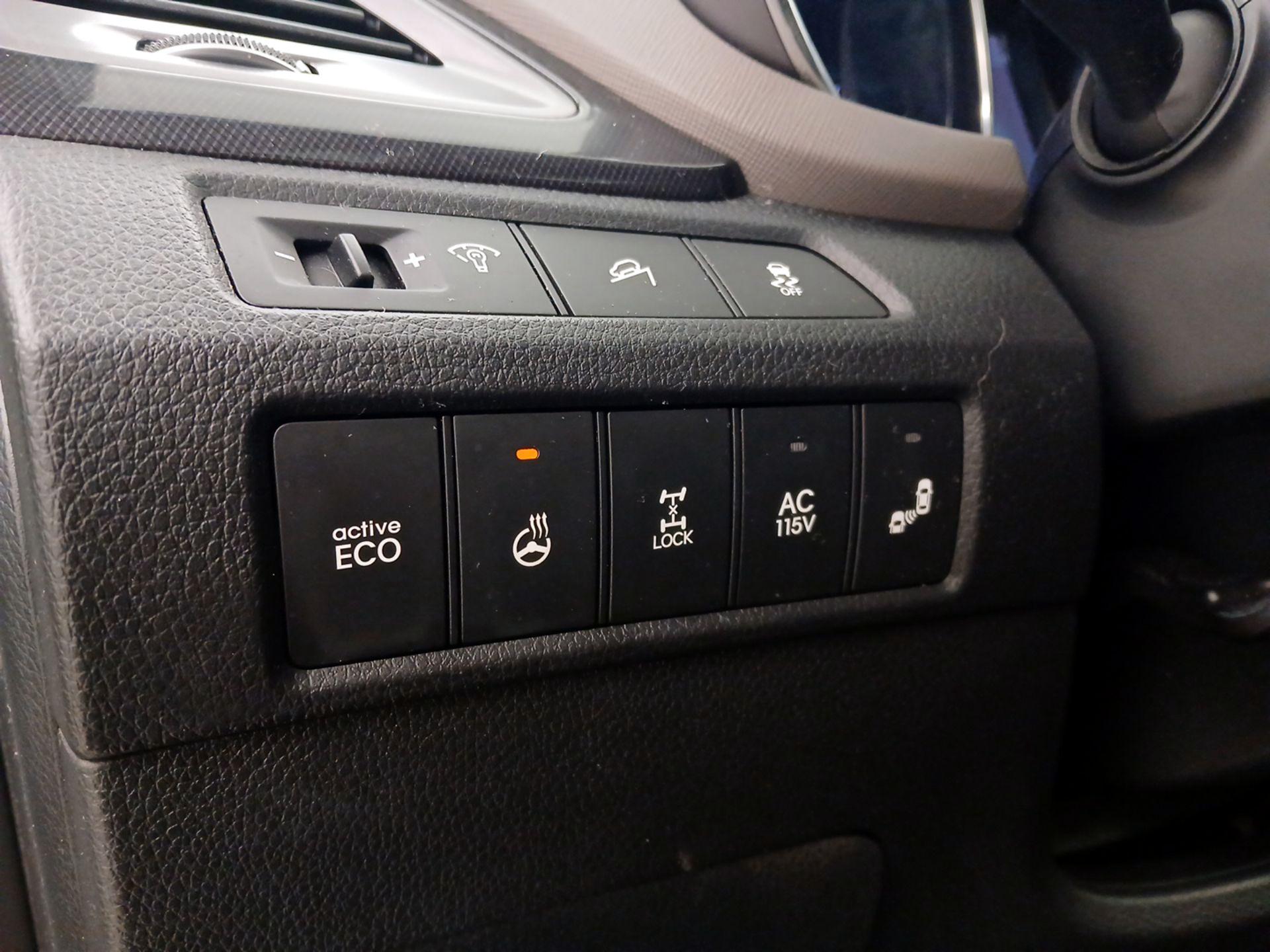 Thumbnail: 2015 Hyundai Santa Fe - 13