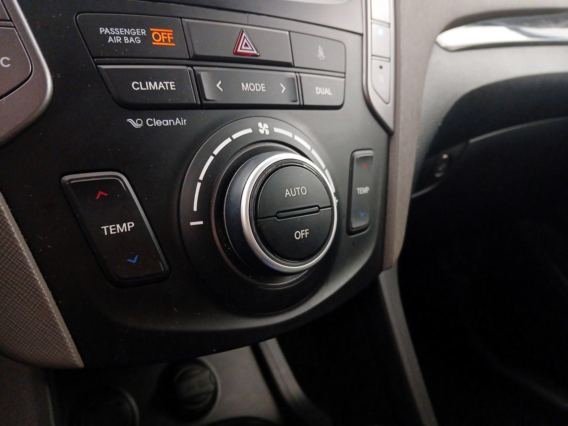 Thumbnail: 2015 Hyundai Santa Fe - 16