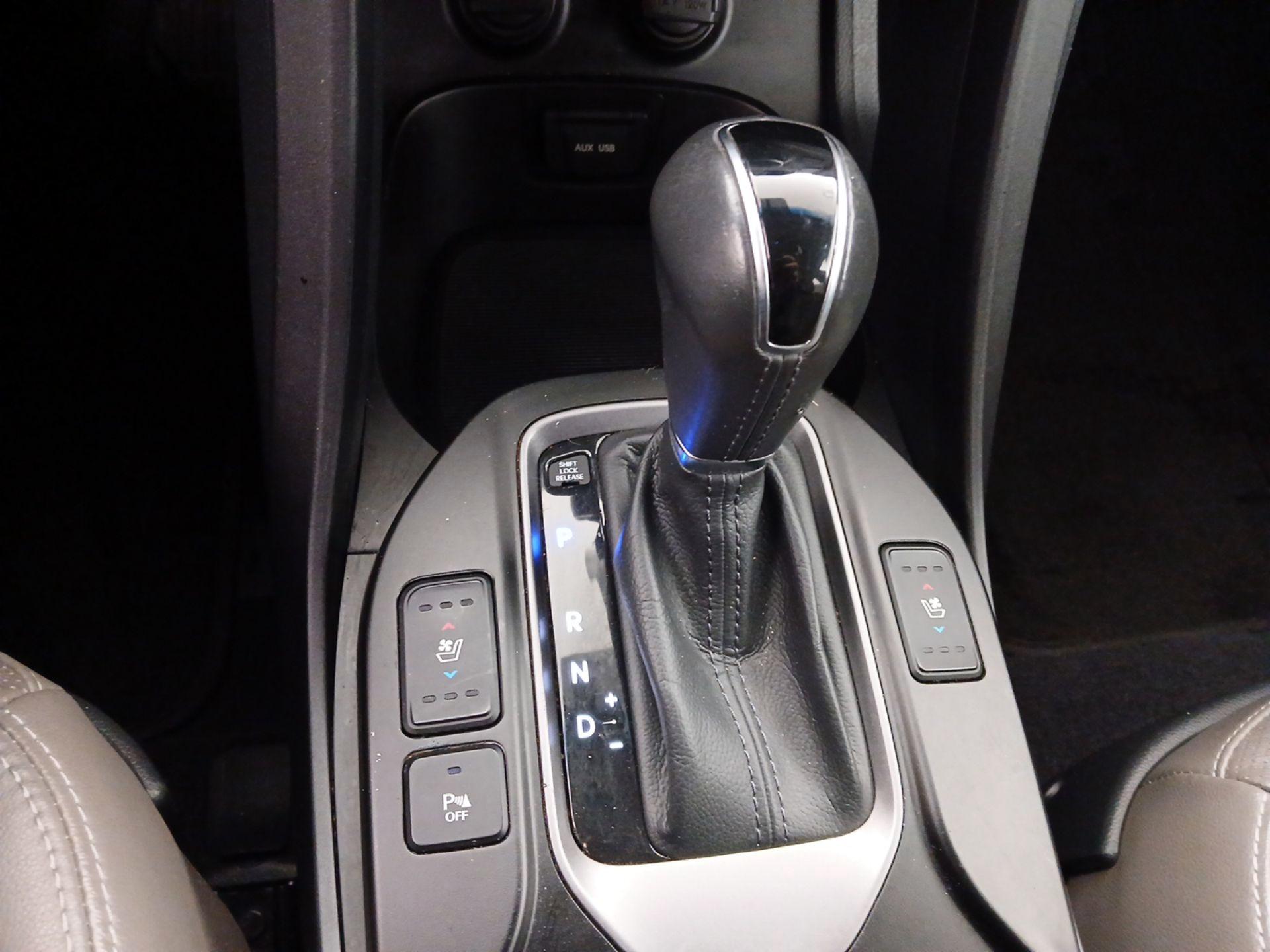 Thumbnail: 2015 Hyundai Santa Fe - 17