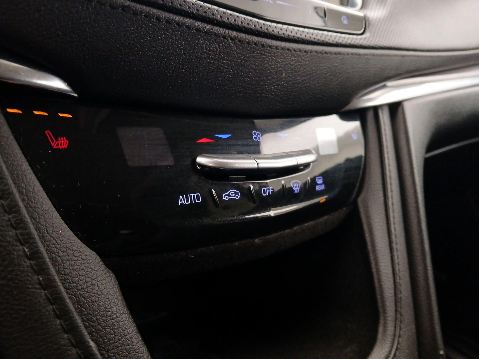 Thumbnail: 2017 Cadillac XT5 - 17