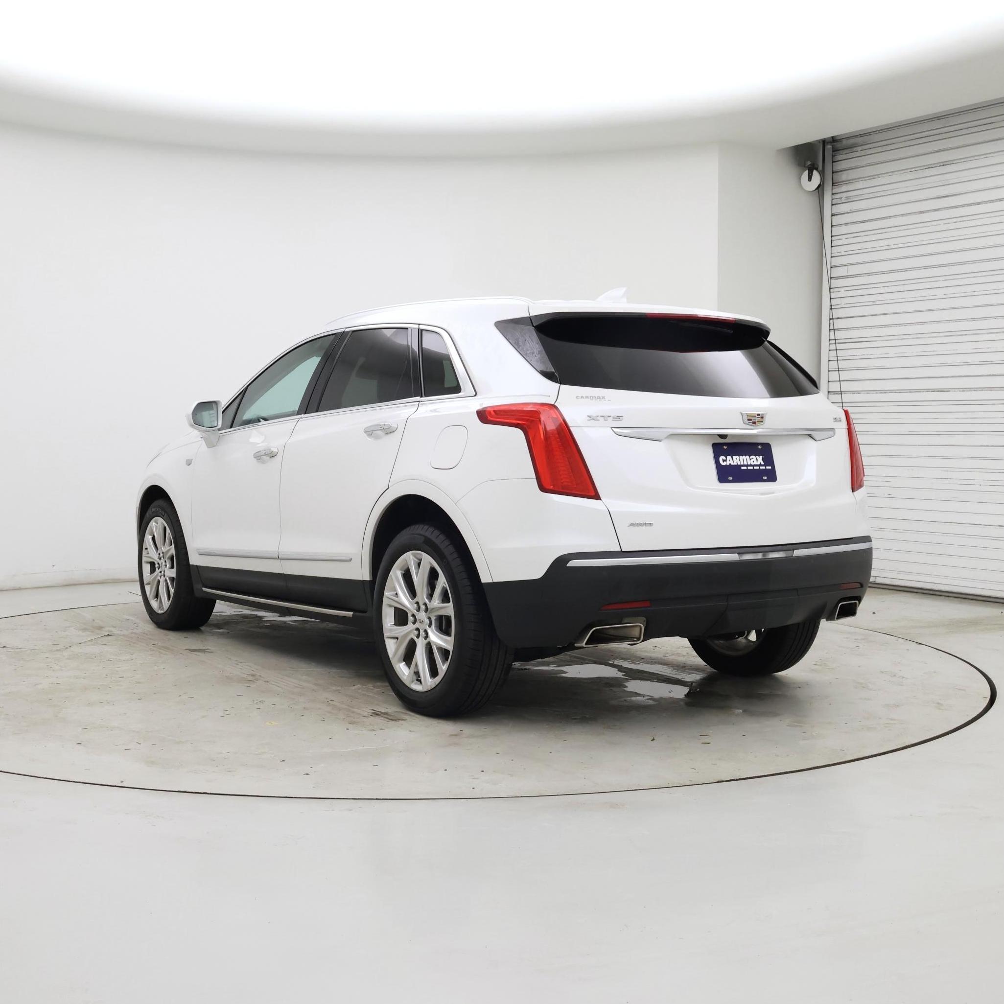 Thumbnail: 2017 Cadillac XT5 - 2