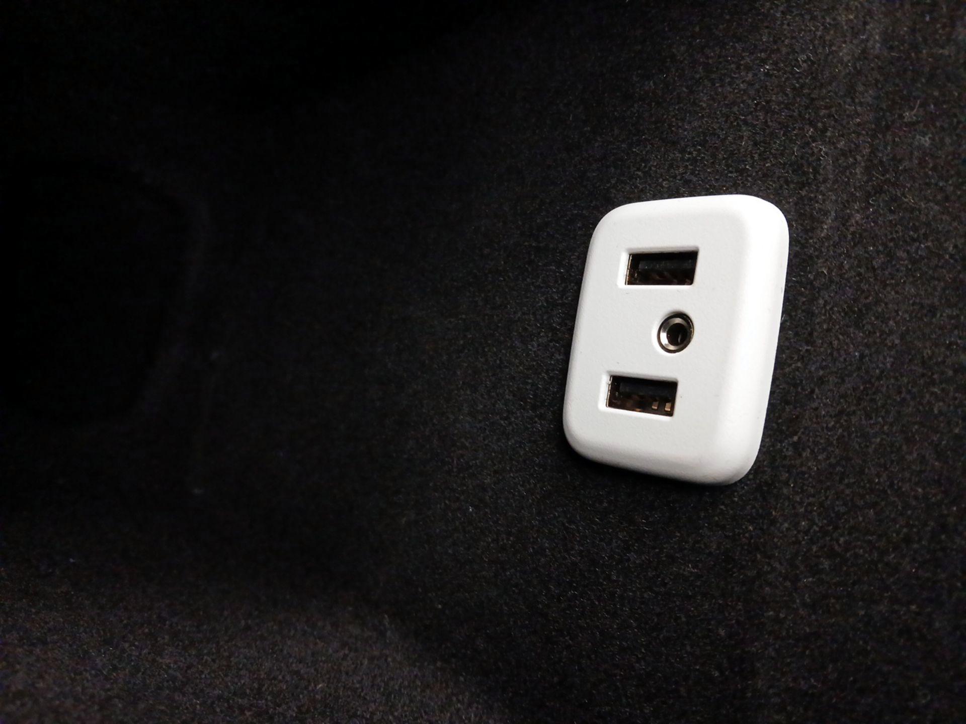 Thumbnail: 2017 Cadillac XT5 - 19