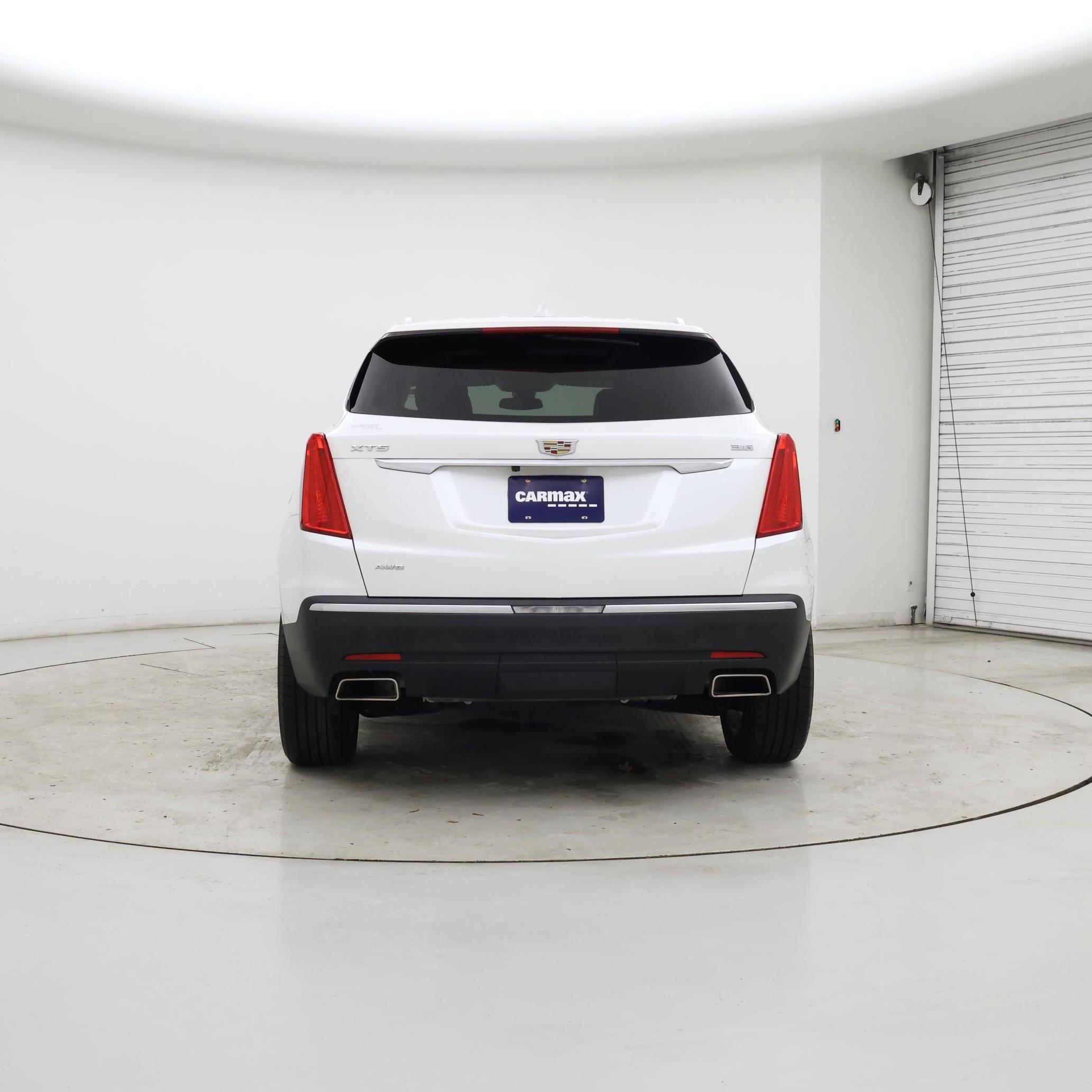 Thumbnail: 2017 Cadillac XT5 - 6