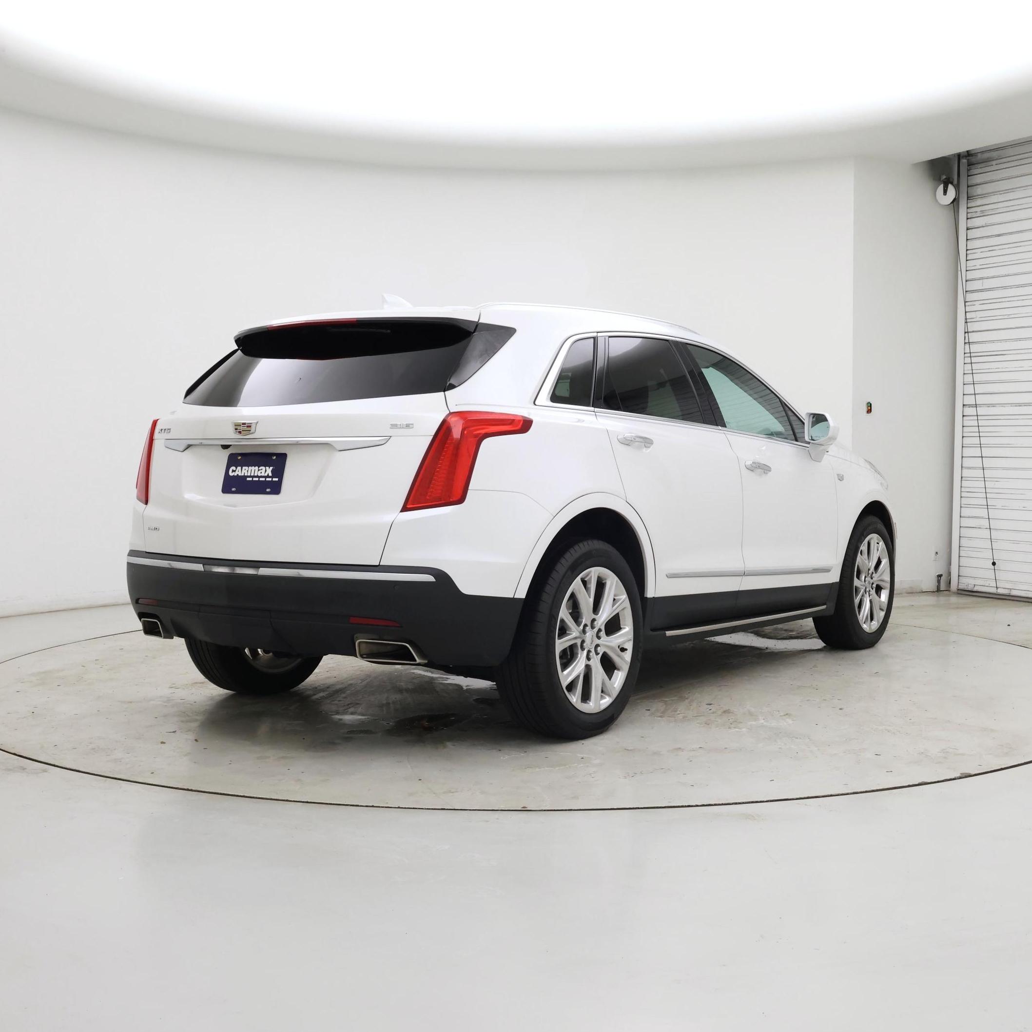 Thumbnail: 2017 Cadillac XT5 - 8