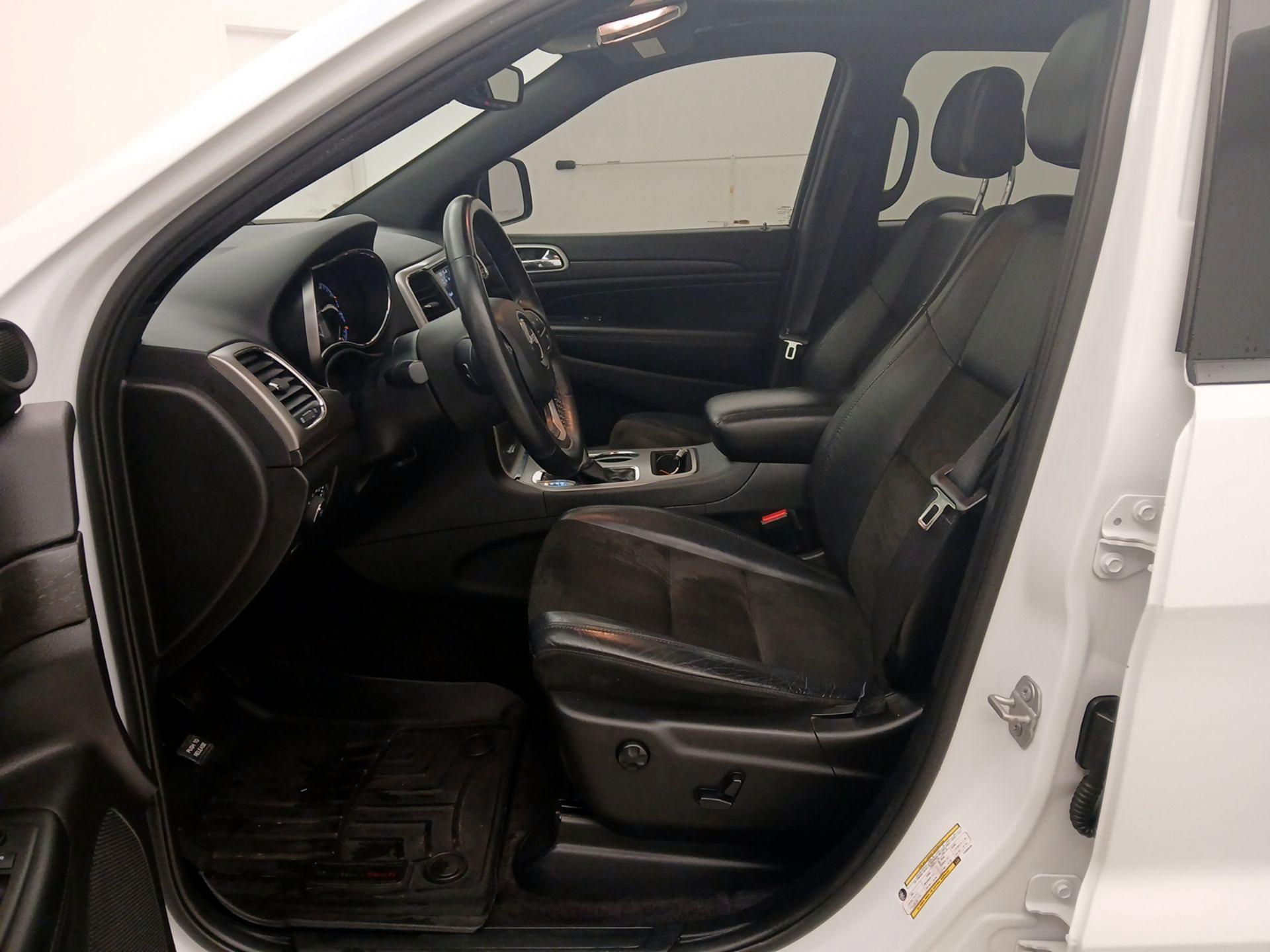 Thumbnail: 2018 Jeep Grand Cherokee - 11