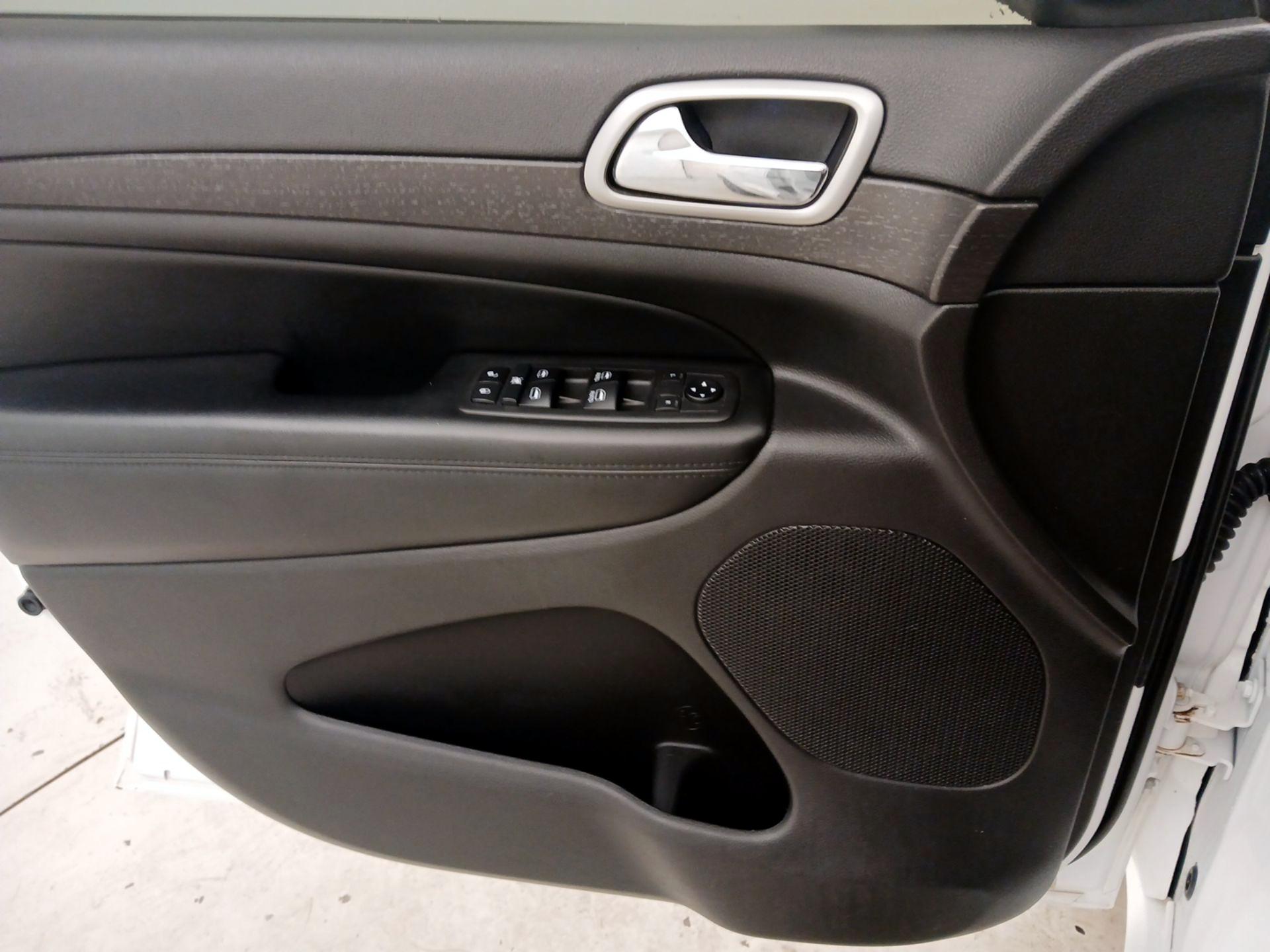 Thumbnail: 2018 Jeep Grand Cherokee - 12