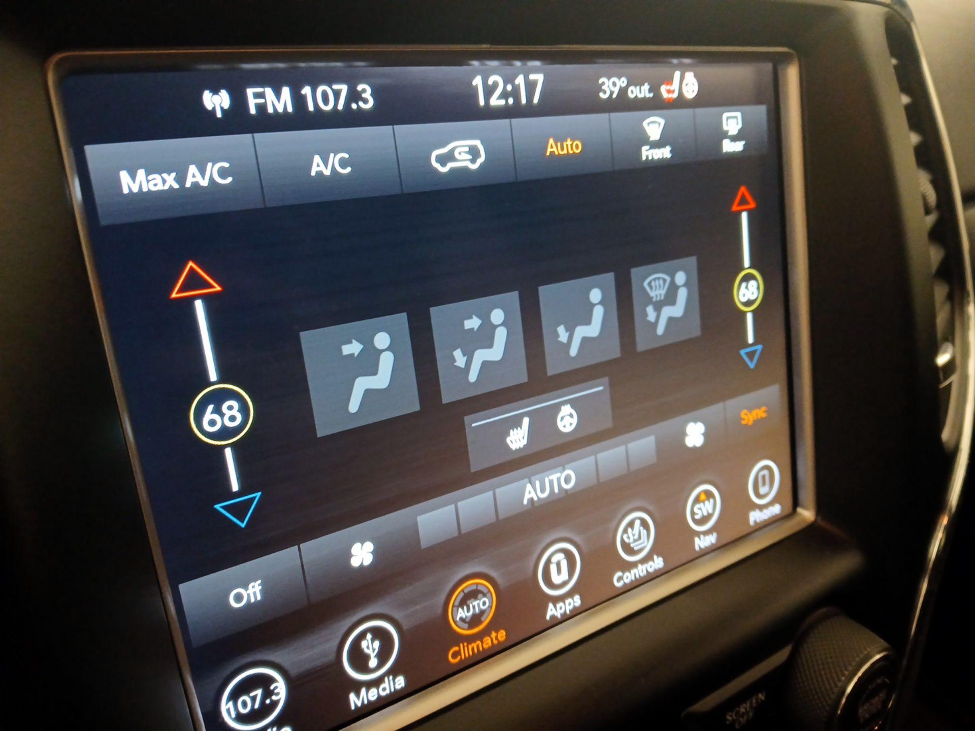 Thumbnail: 2018 Jeep Grand Cherokee - 17