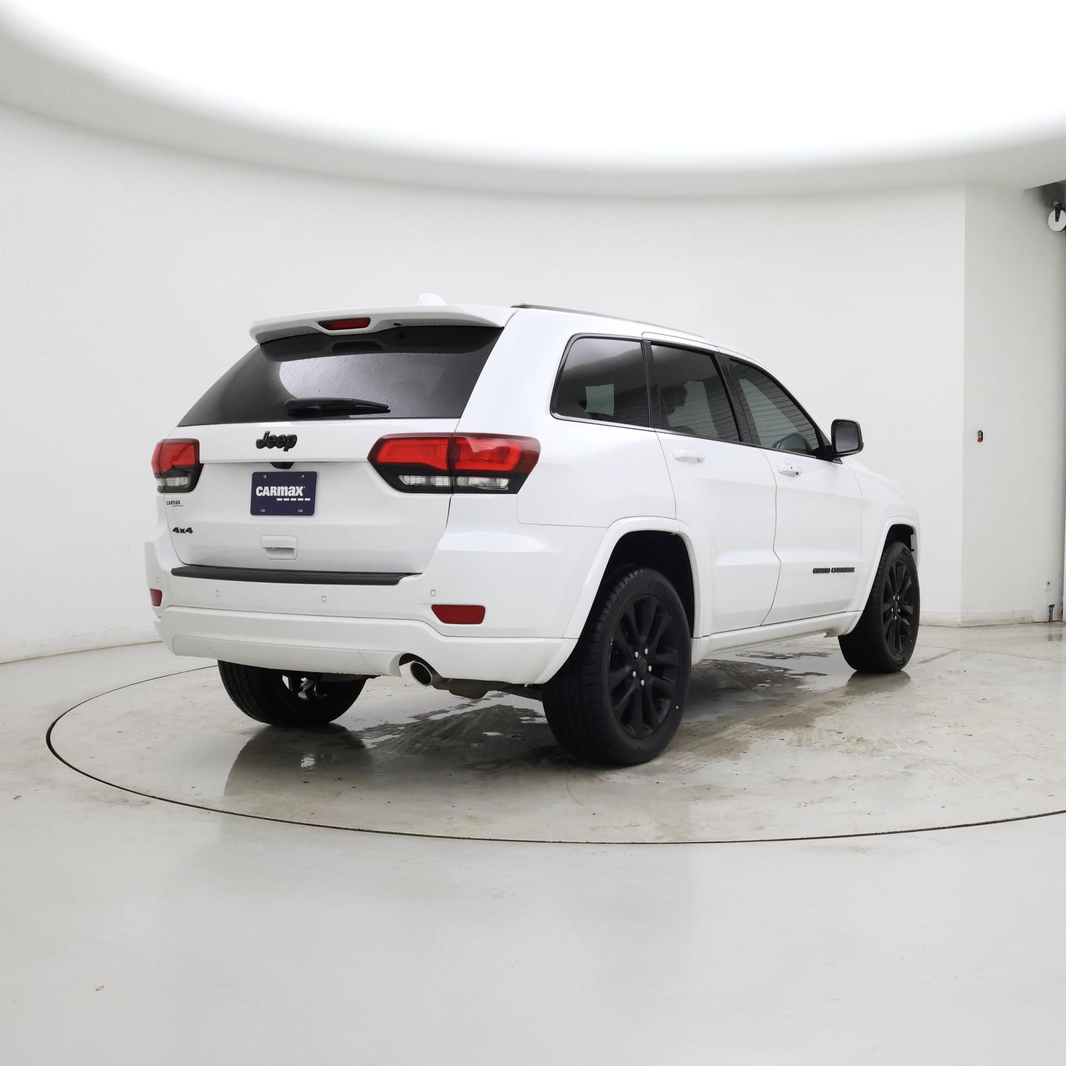 Thumbnail: 2018 Jeep Grand Cherokee - 8