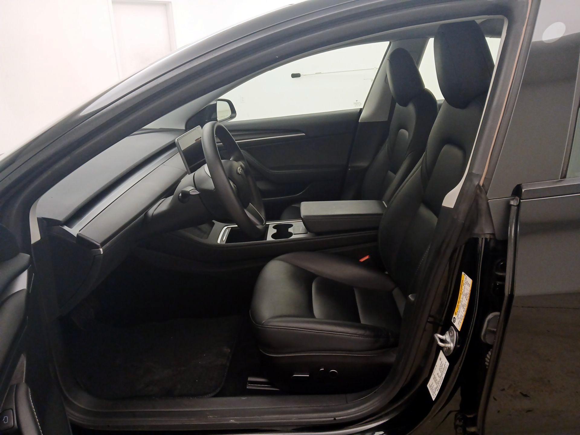 Thumbnail: 2023 Tesla Model 3 - 11