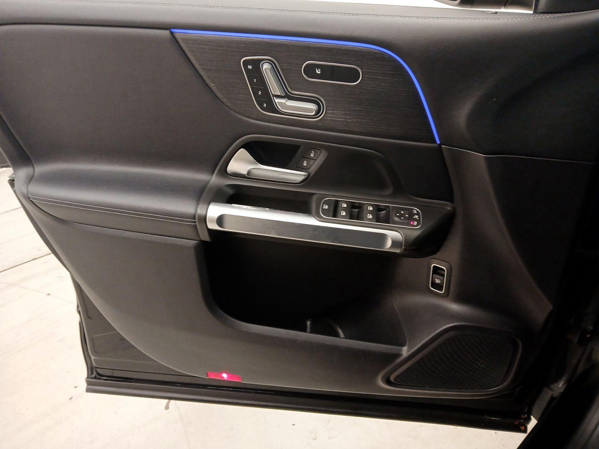 Thumbnail: 2021 Mercedes-Benz GLB - 12