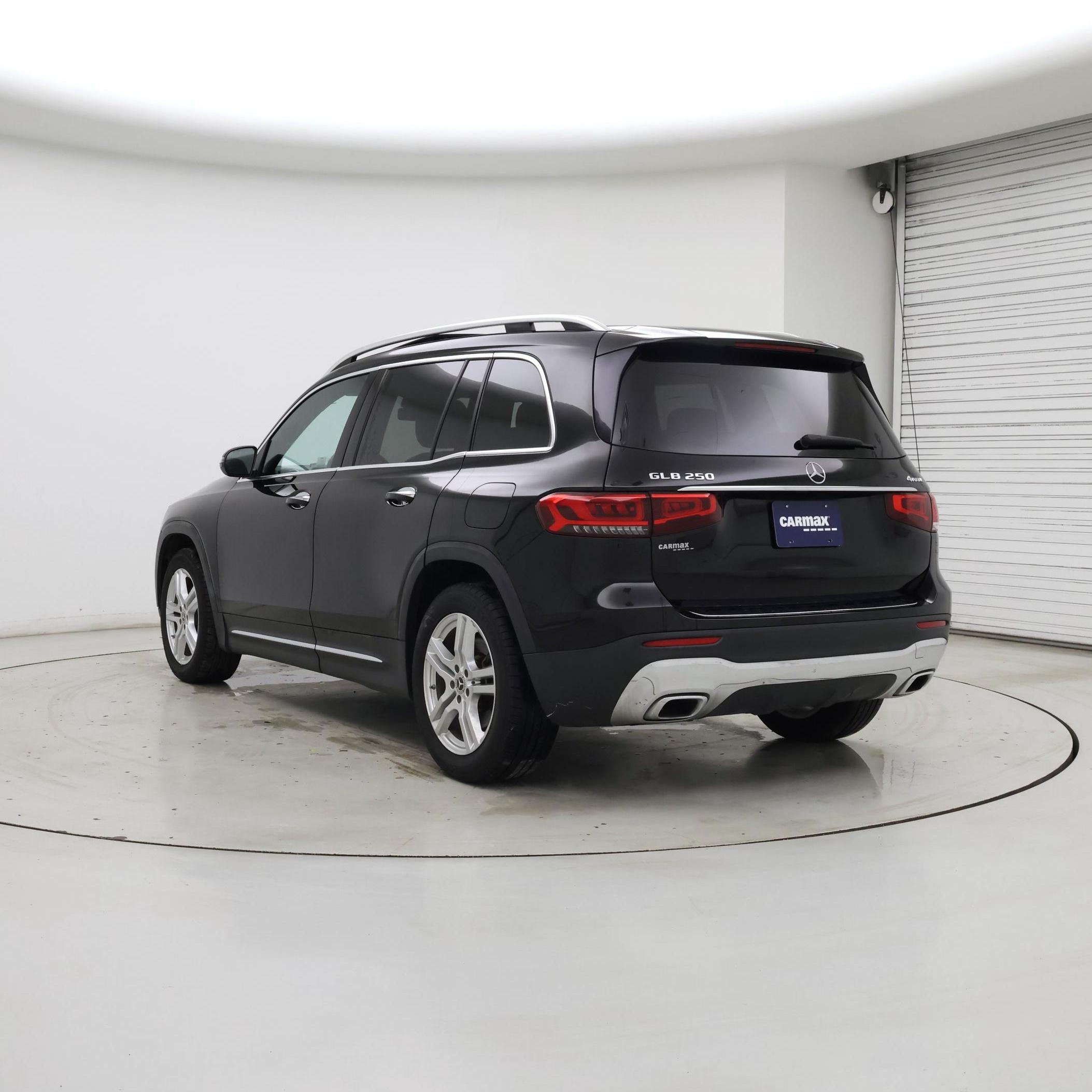 Thumbnail: 2021 Mercedes-Benz GLB - 2