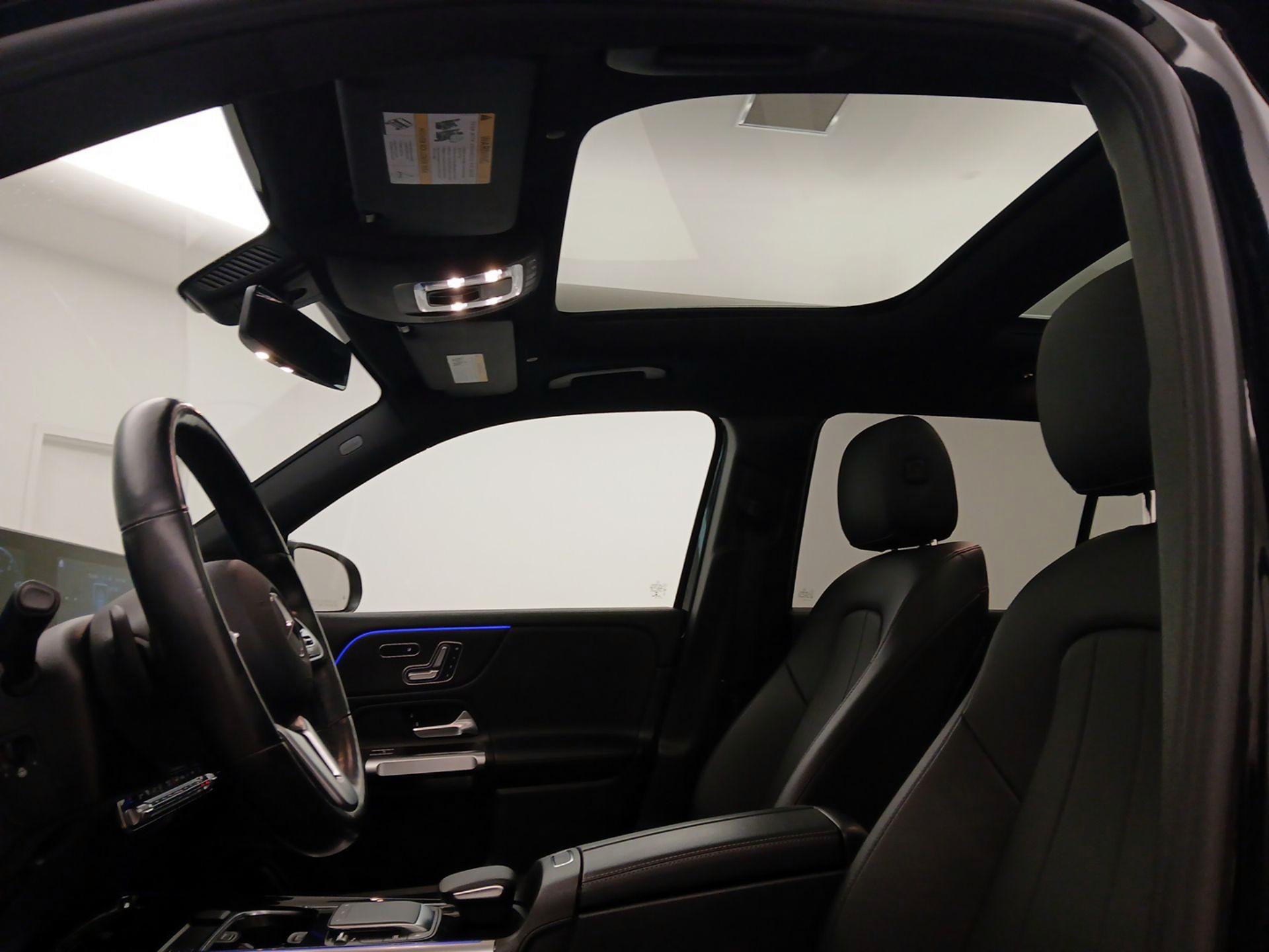 Thumbnail: 2021 Mercedes-Benz GLB - 19