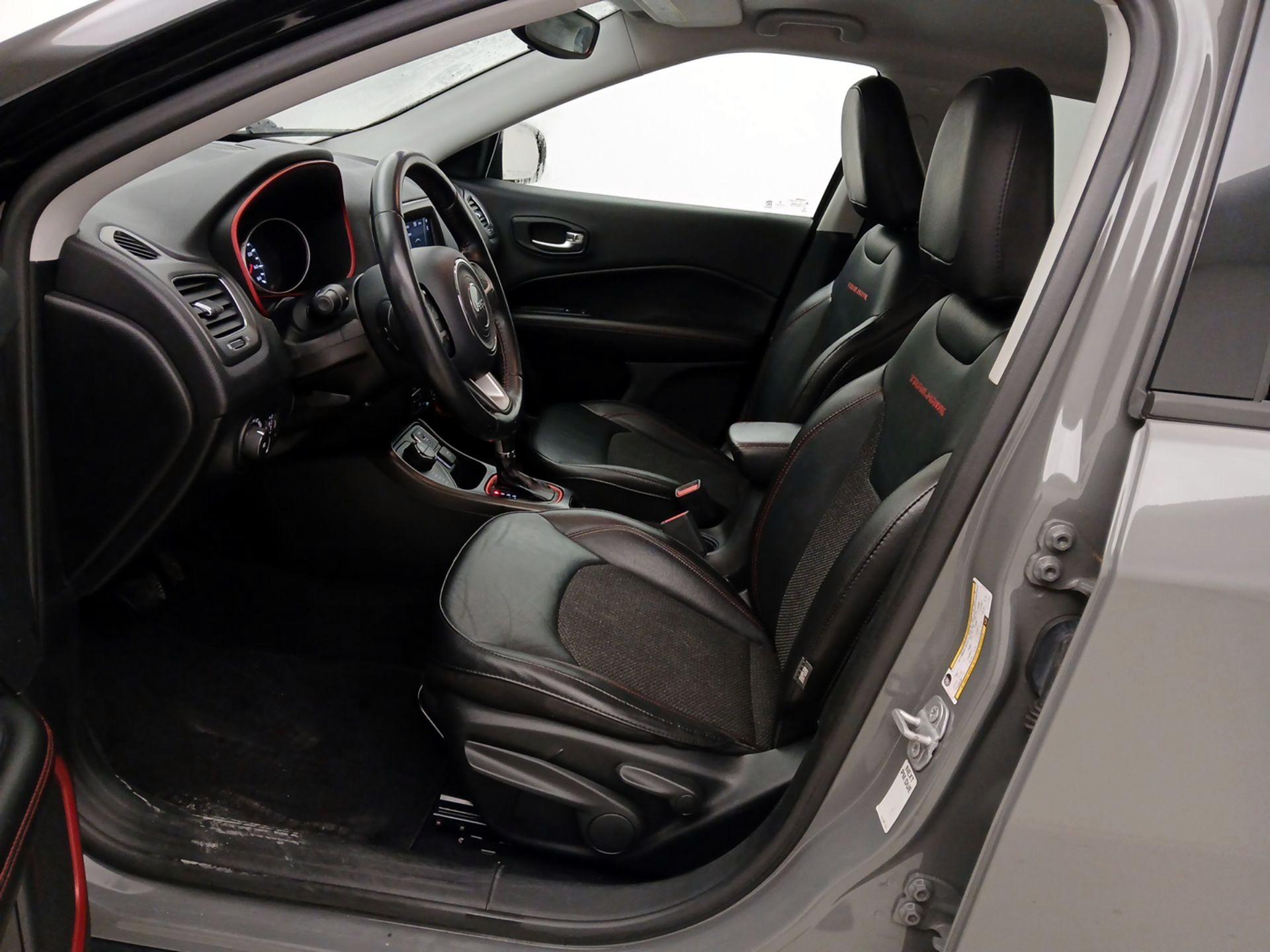 Thumbnail: 2020 Jeep Compass - 11