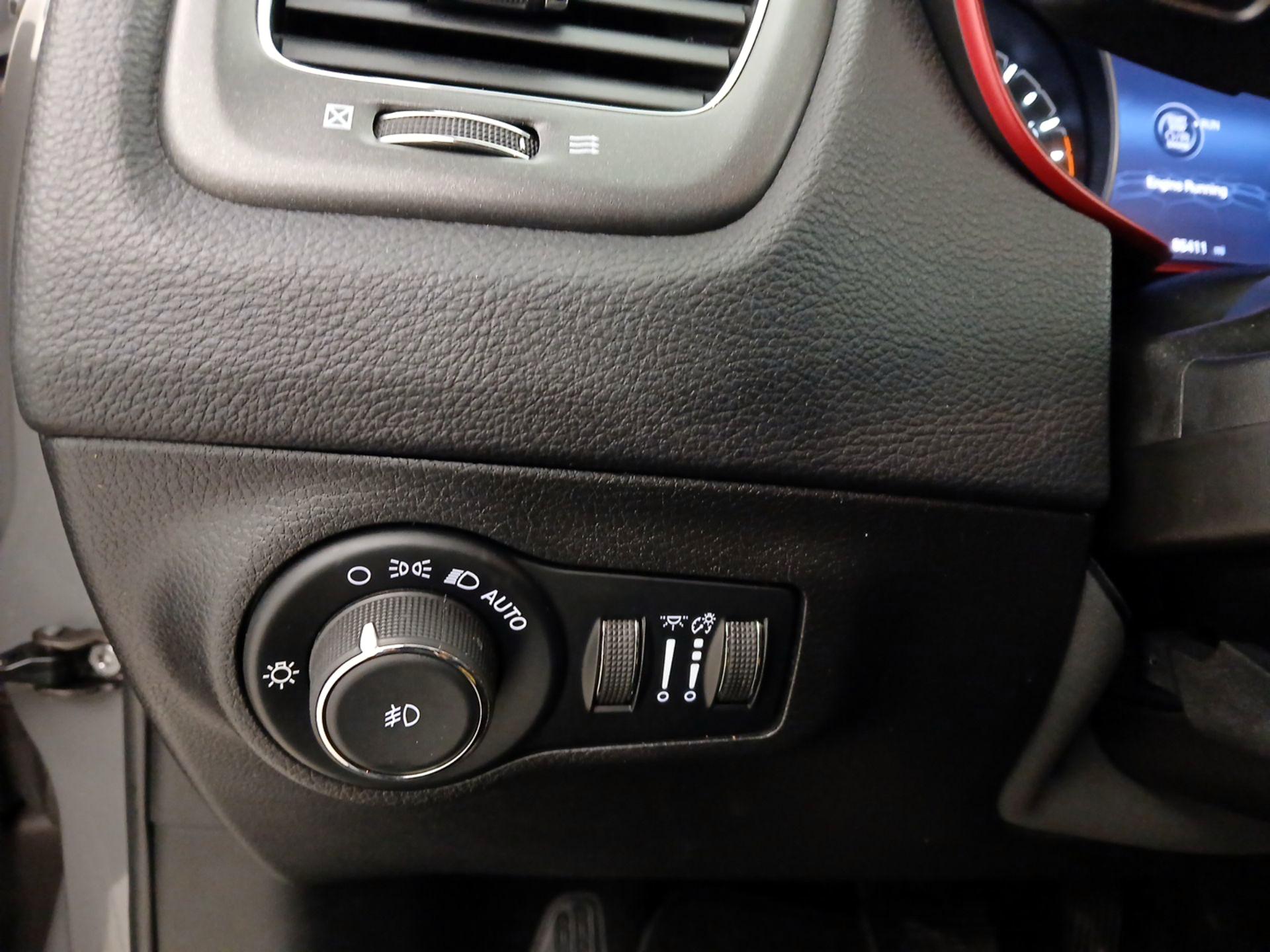 Thumbnail: 2020 Jeep Compass - 13