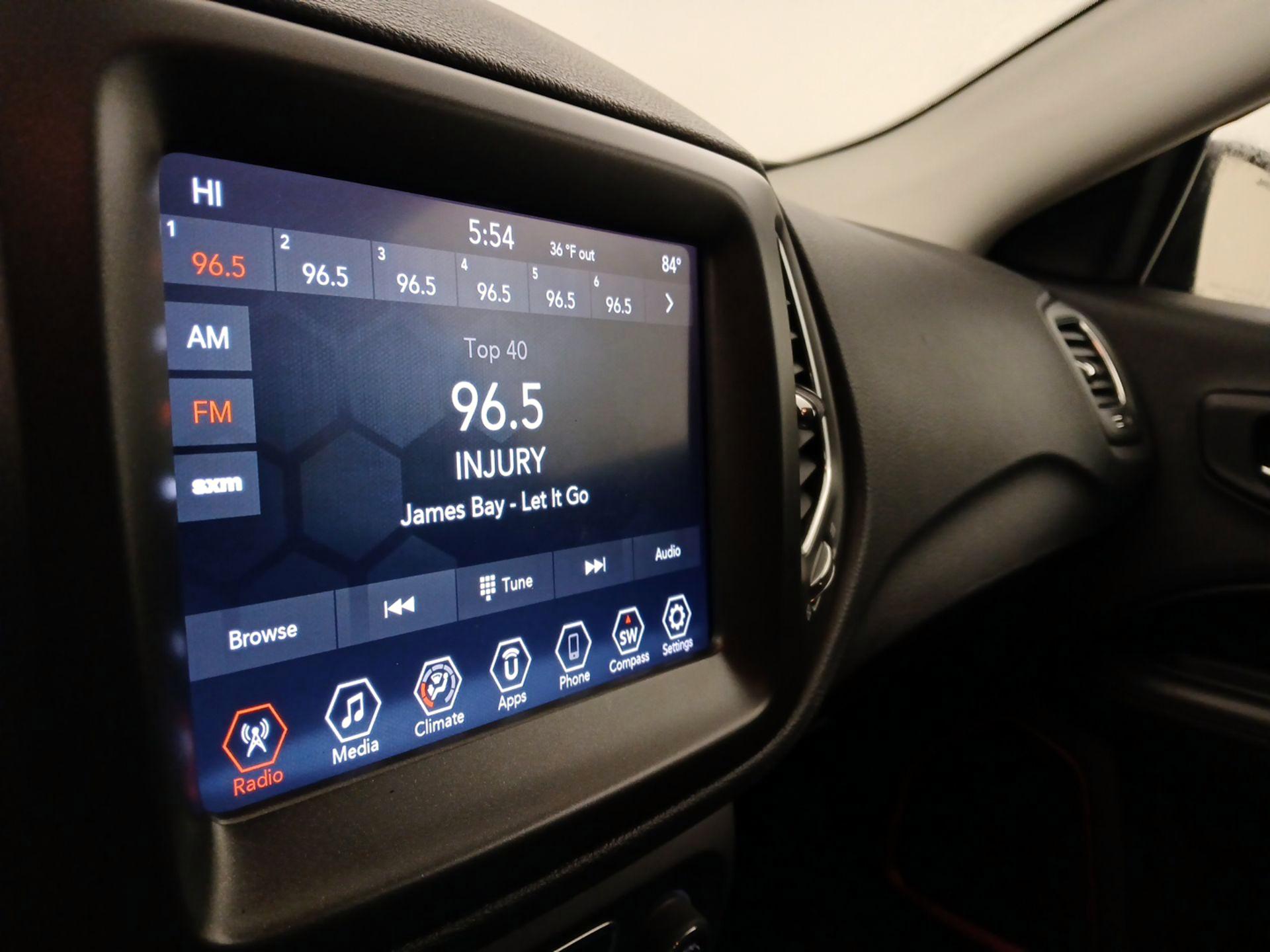 Thumbnail: 2020 Jeep Compass - 15