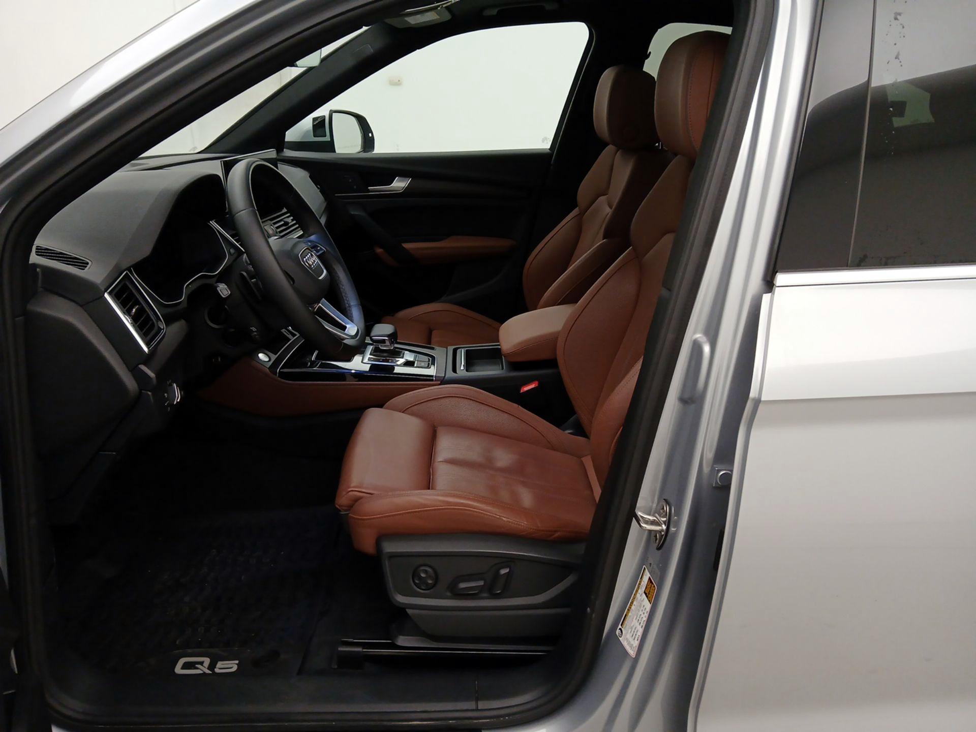 Thumbnail: 2022 Audi Q5 - 11