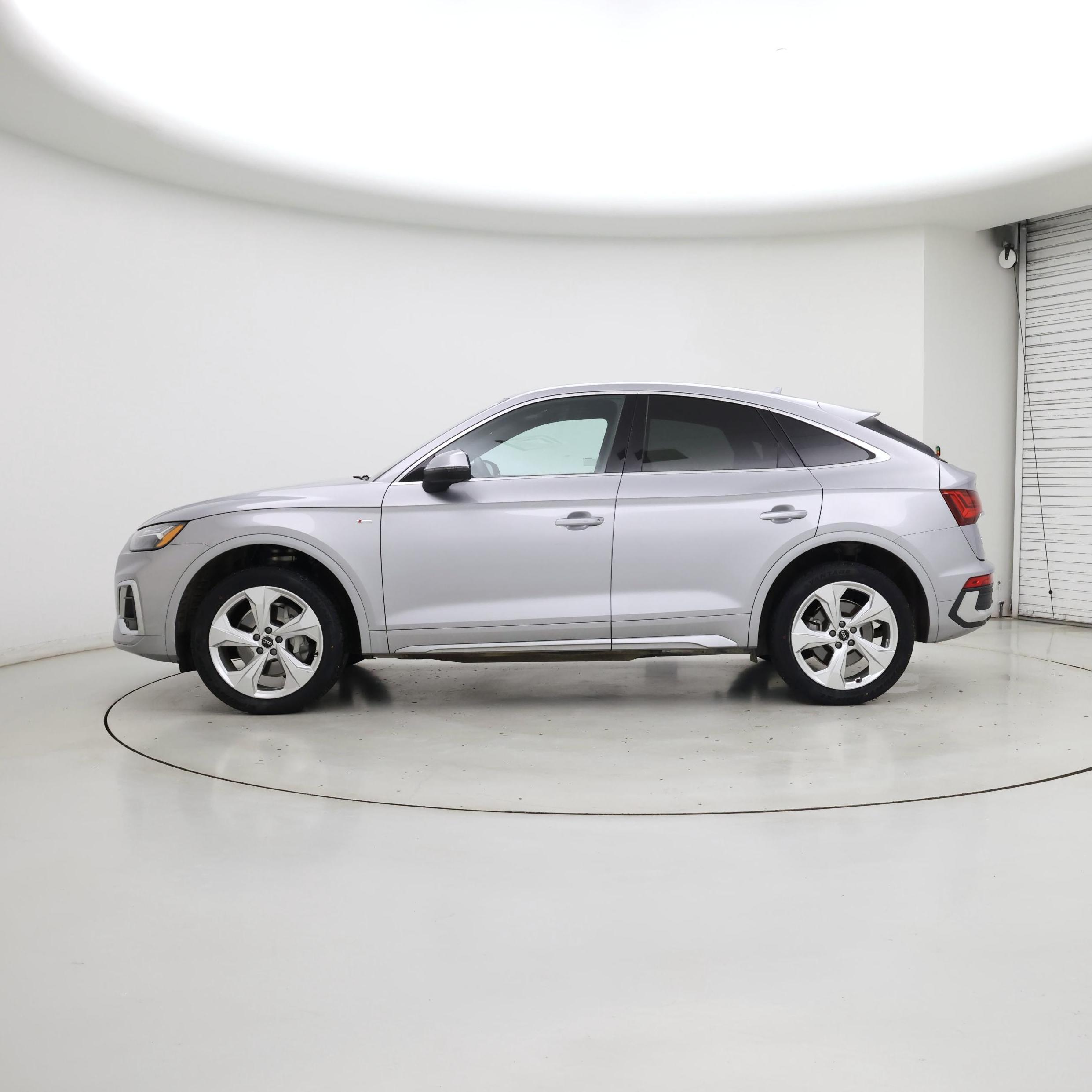 Thumbnail: 2022 Audi Q5 - 3