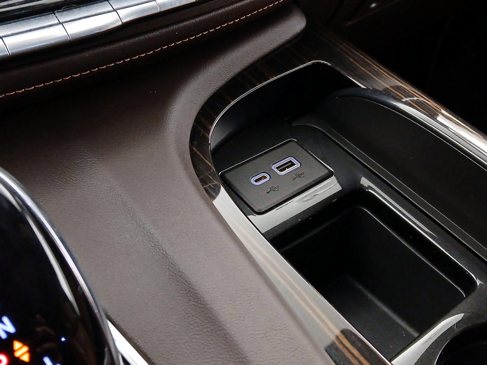 Thumbnail: 2022 Cadillac Escalade - 19