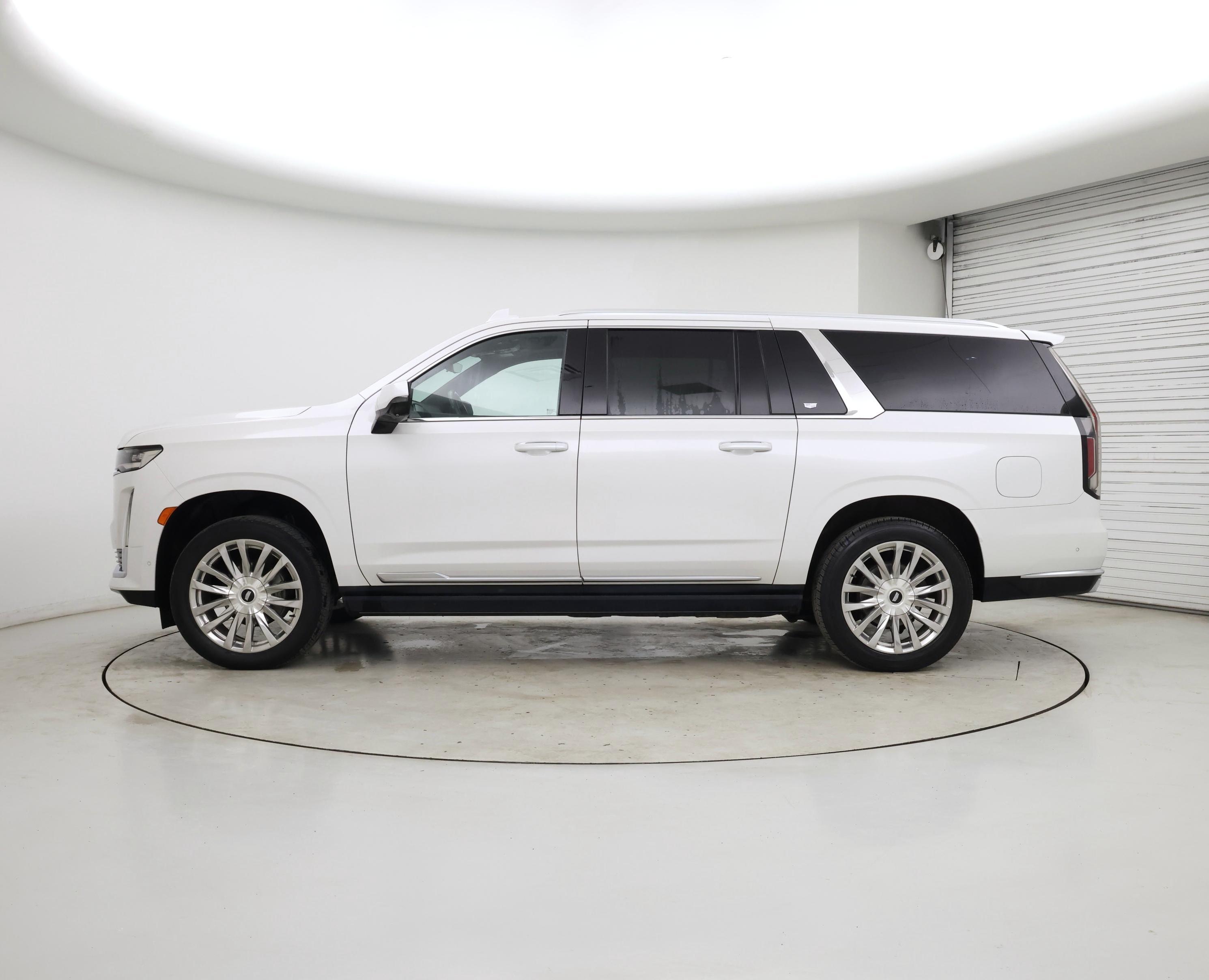 Thumbnail: 2022 Cadillac Escalade - 3