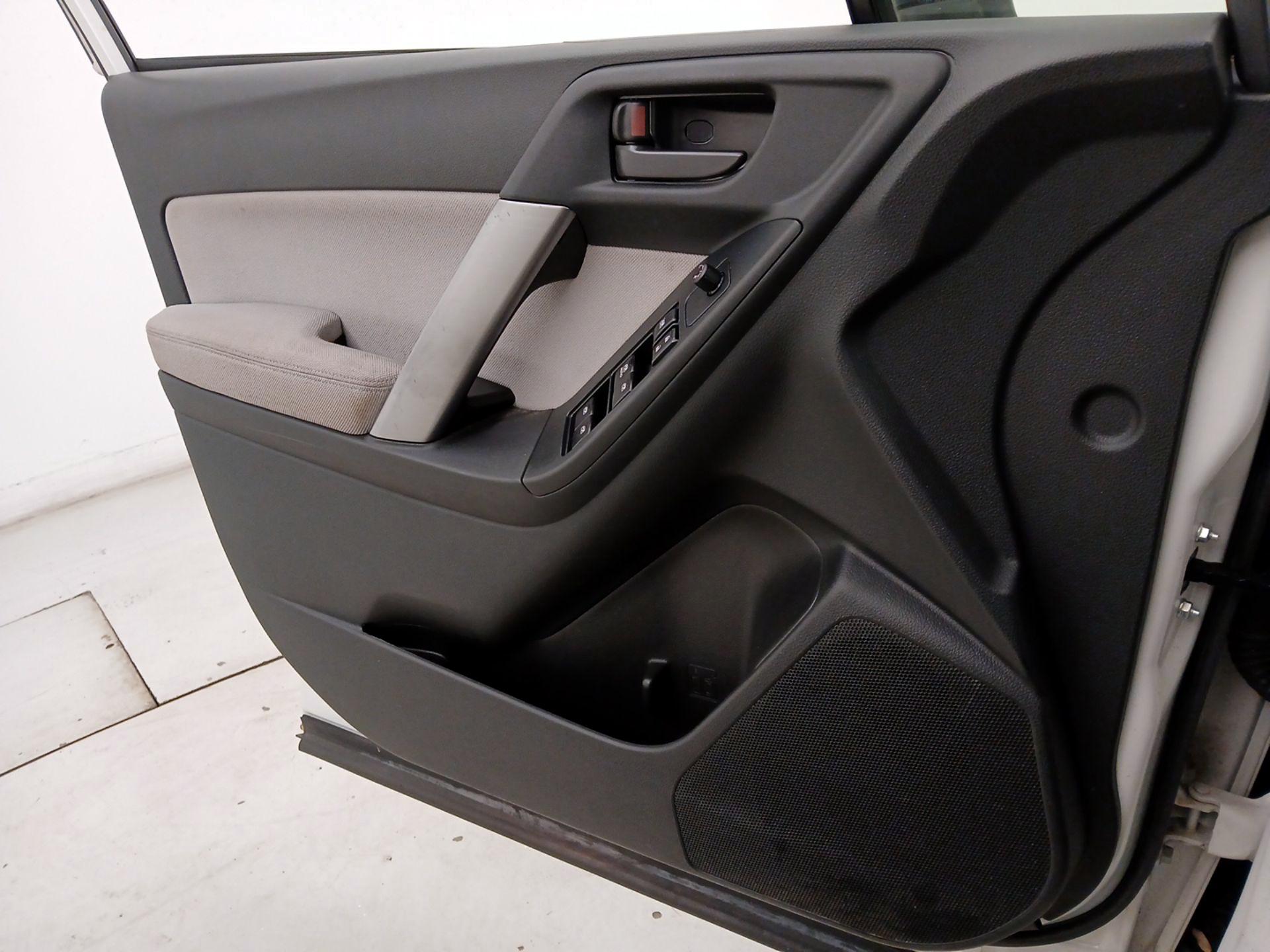 Thumbnail: 2015 Subaru Forester - 12