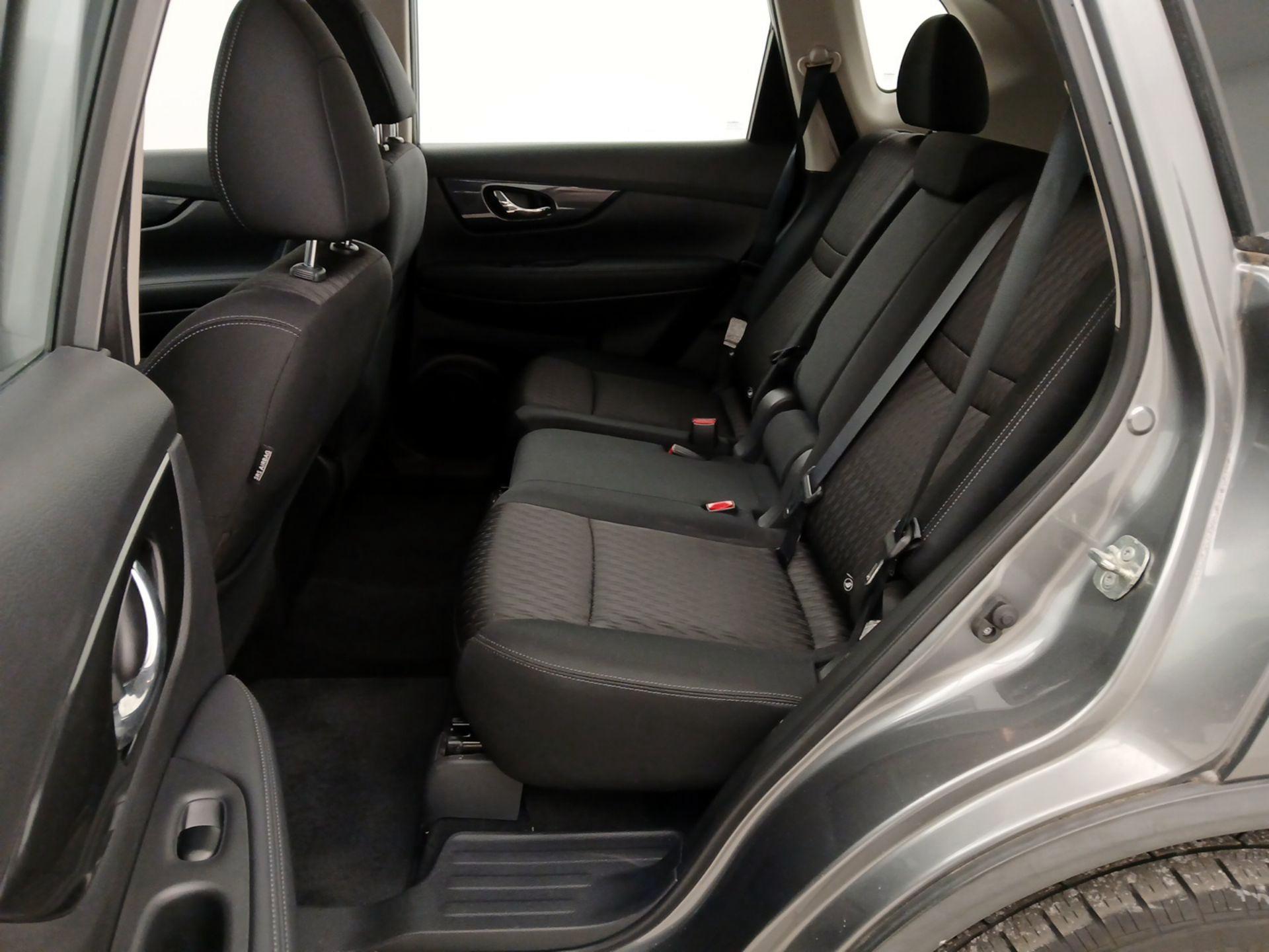 Thumbnail: 2018 Nissan Rogue - 19