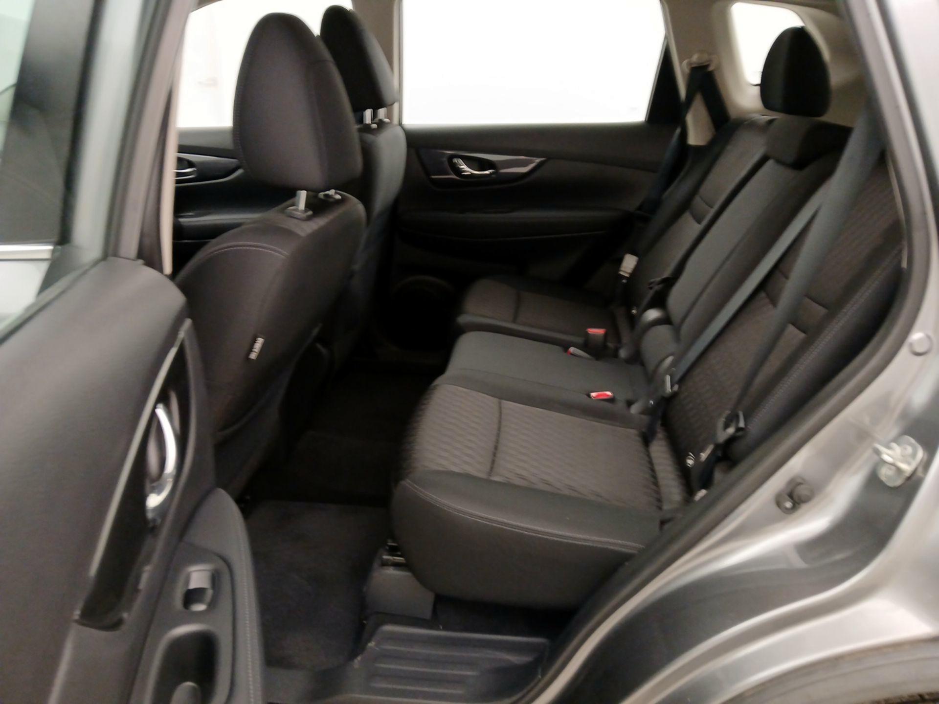 Thumbnail: 2018 Nissan Rogue - 20