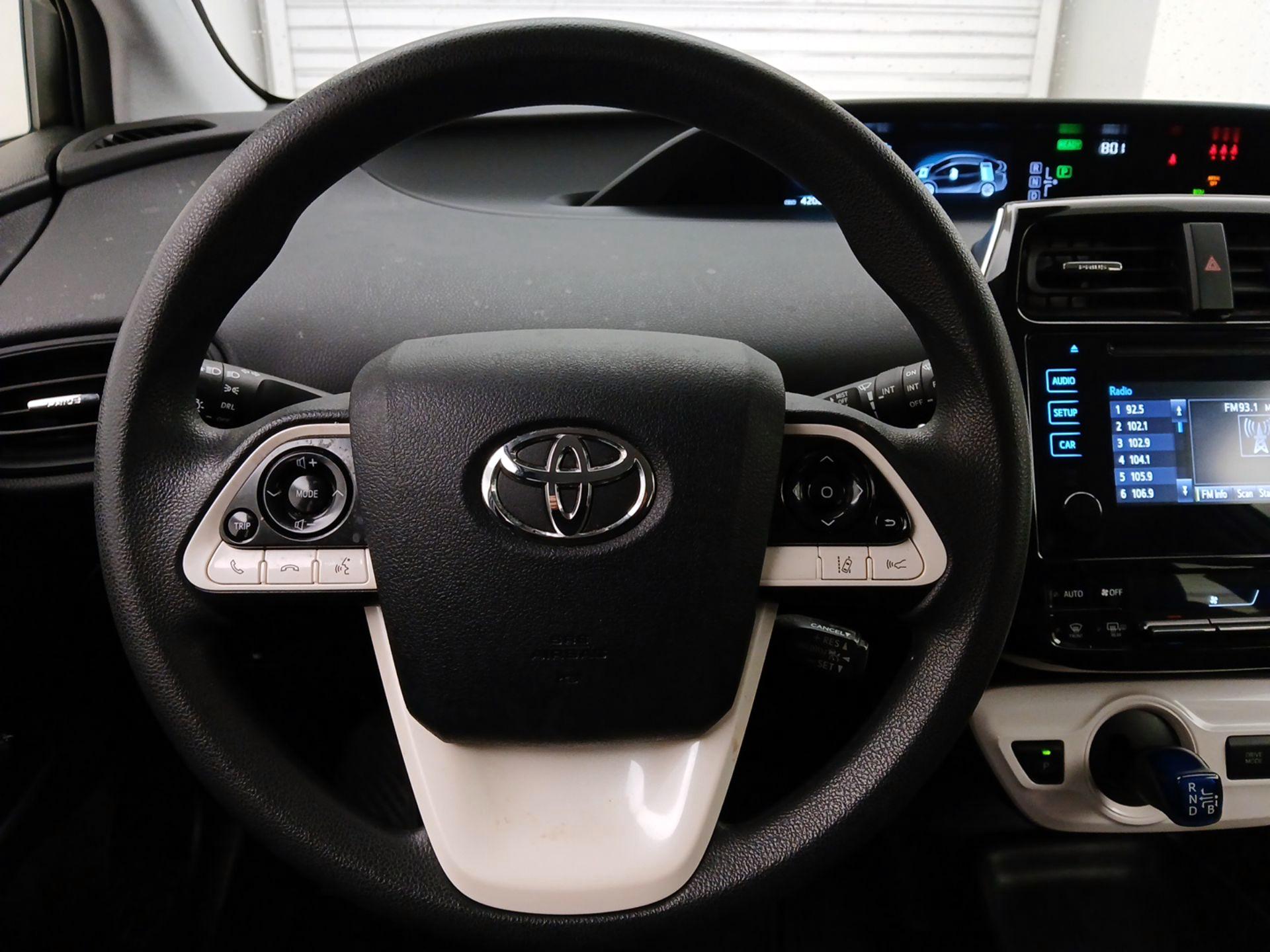 Thumbnail: 2017 Toyota Prius - 10