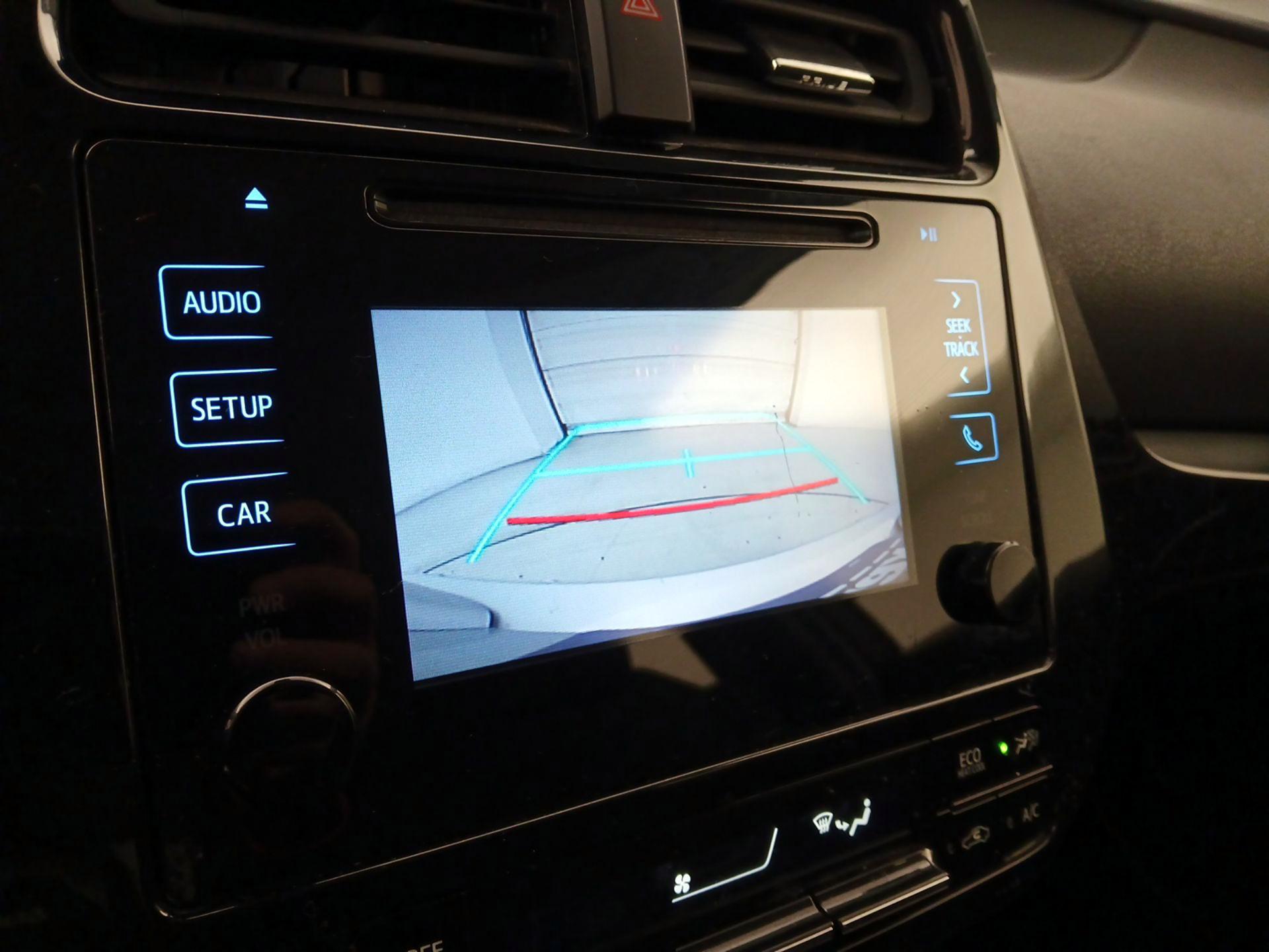 Thumbnail: 2017 Toyota Prius - 14