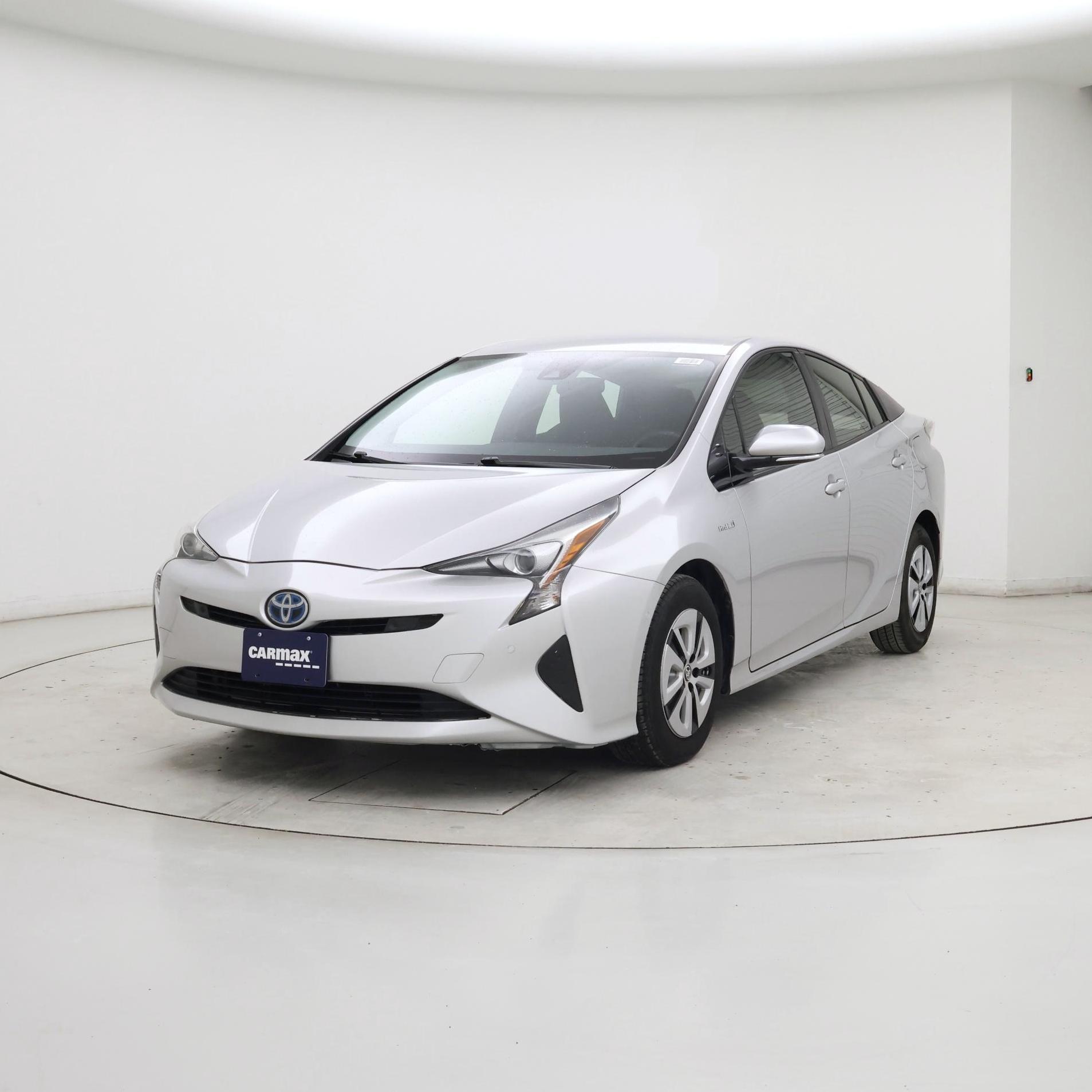 Thumbnail: 2017 Toyota Prius - 4