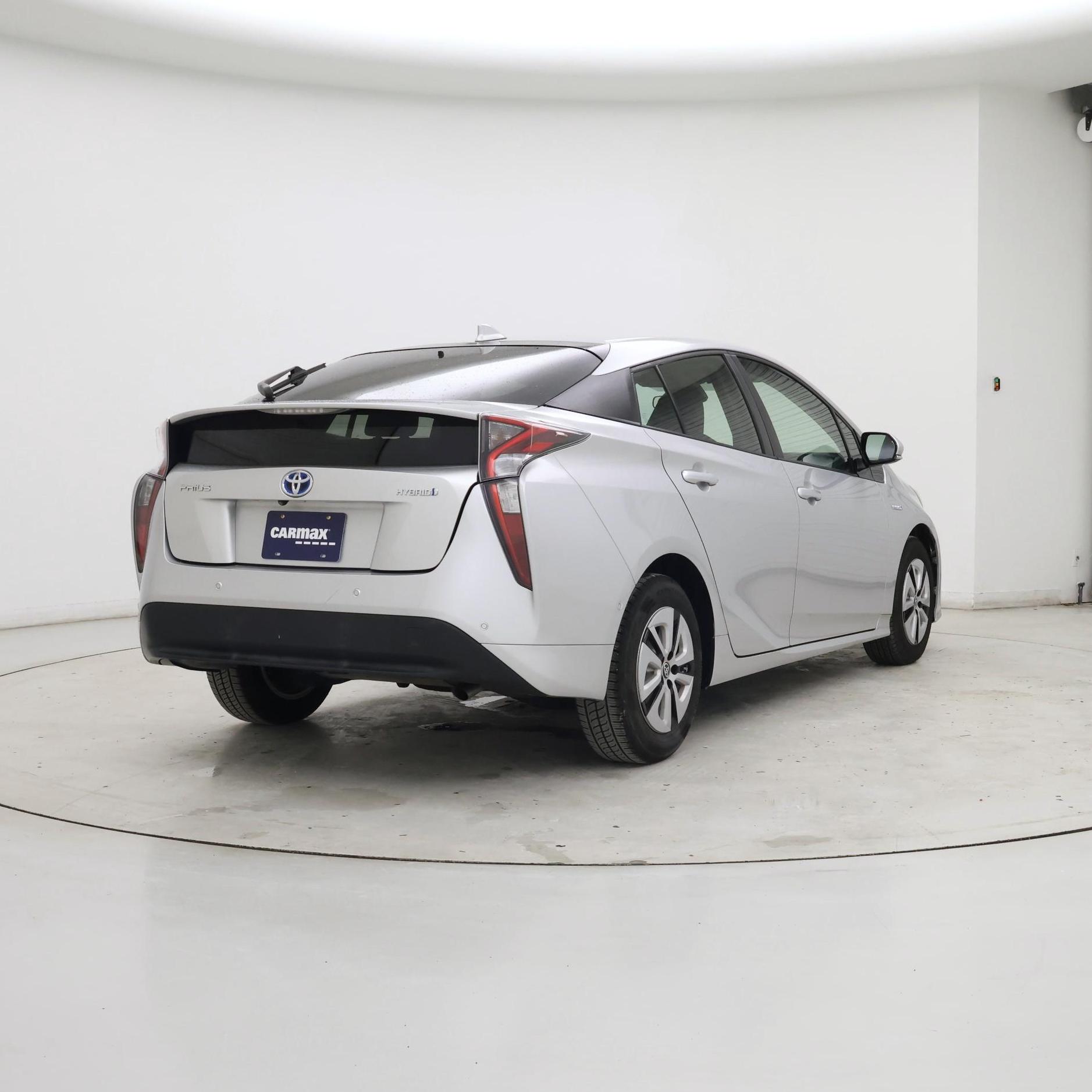 Thumbnail: 2017 Toyota Prius - 8