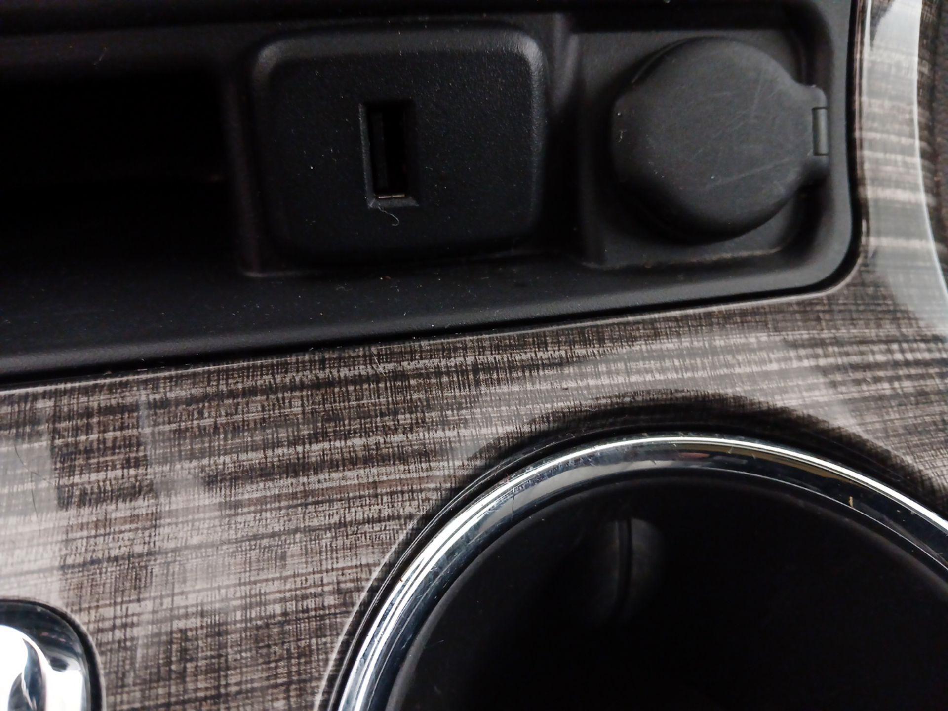 Thumbnail: 2016 GMC Acadia - 18