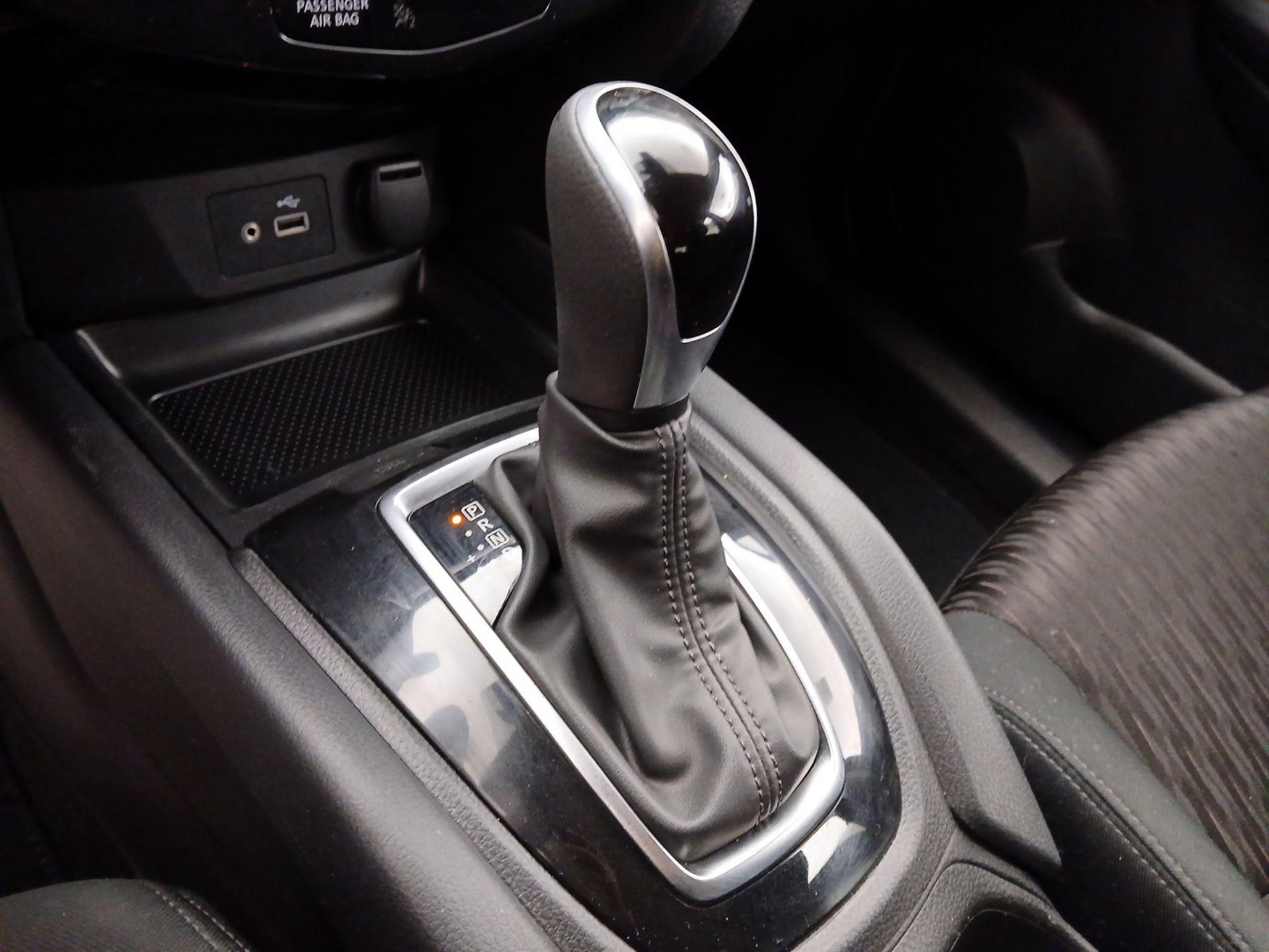 Thumbnail: 2019 Nissan Rogue - 17