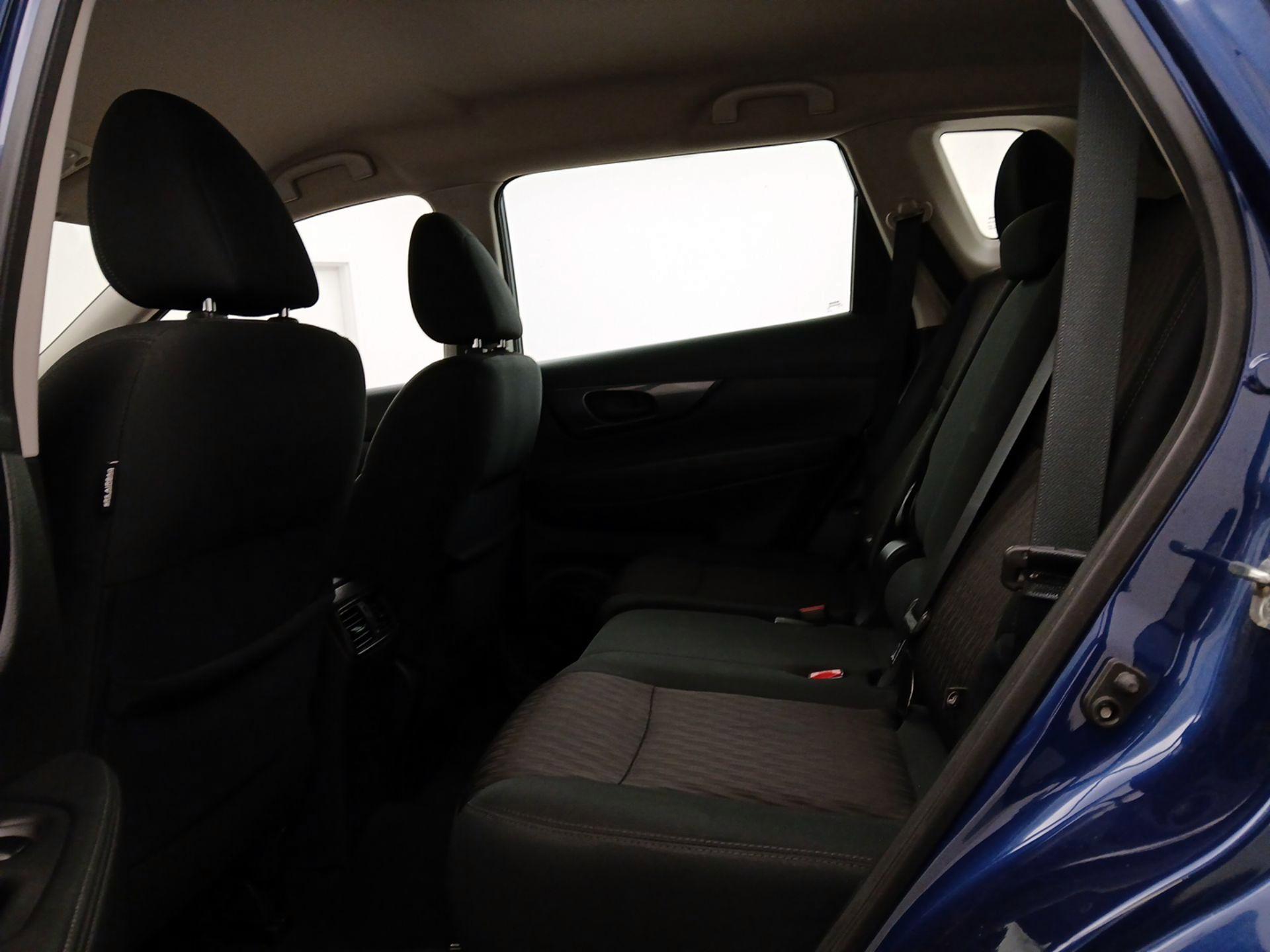 Thumbnail: 2019 Nissan Rogue - 19