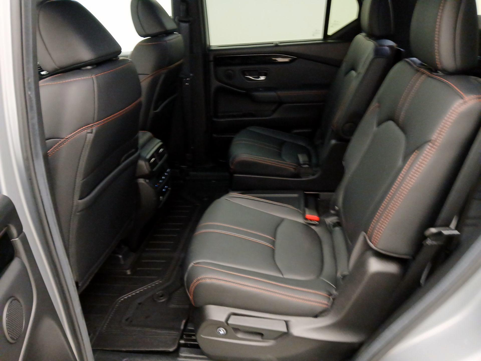 Thumbnail: 2025 Honda Pilot - 20