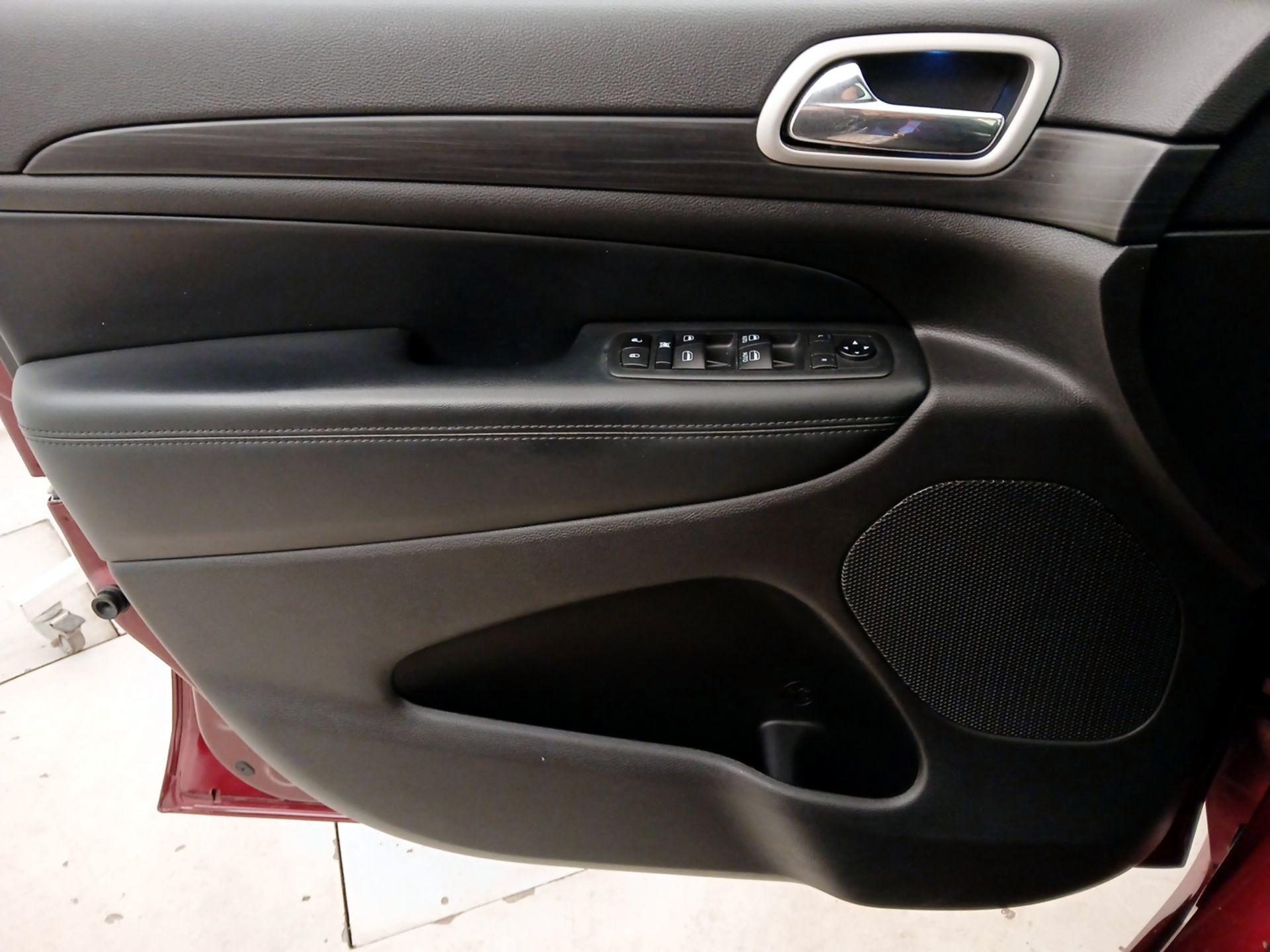 Thumbnail: 2021 Jeep Grand Cherokee - 12