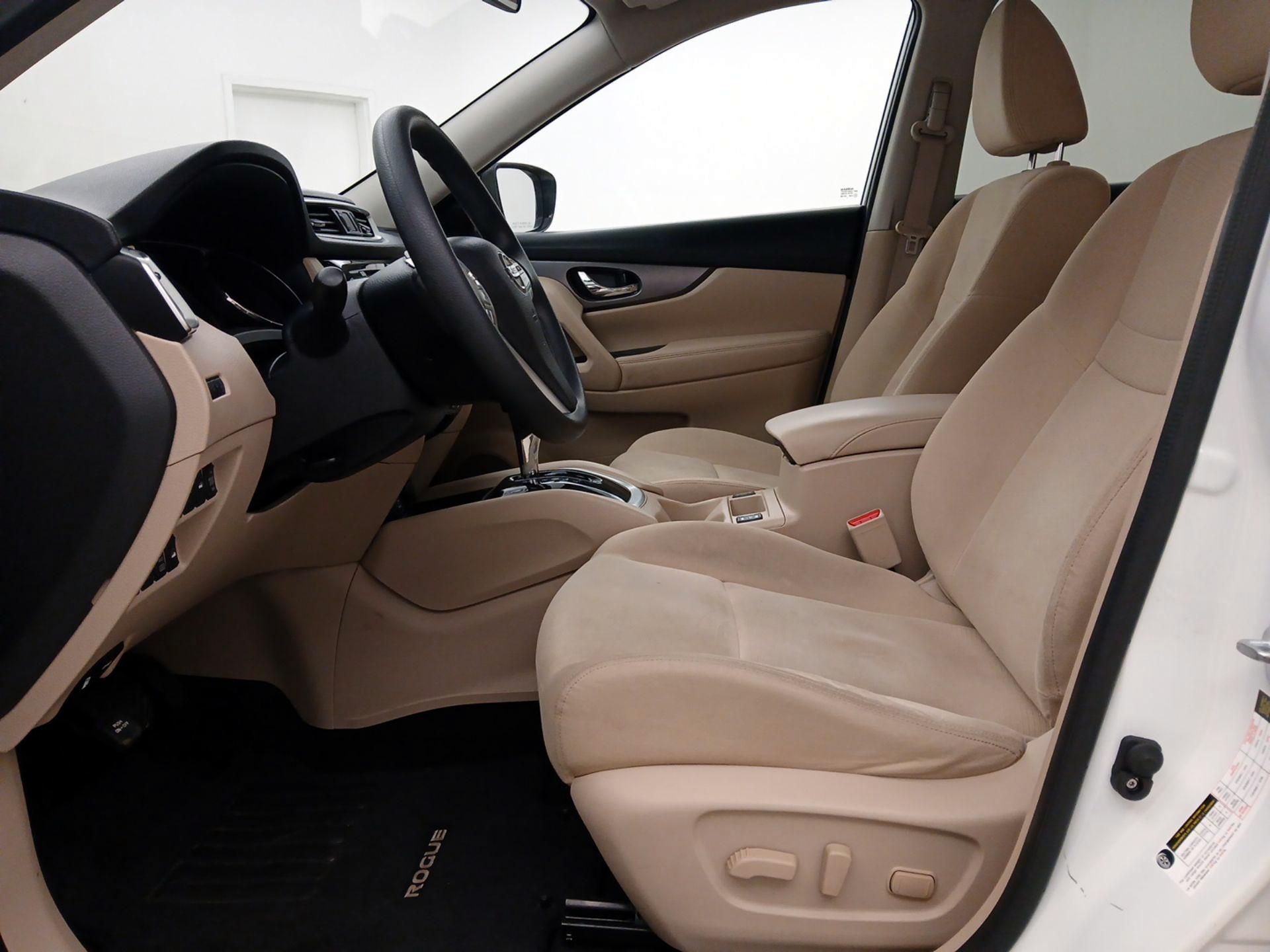 Thumbnail: 2016 Nissan Rogue - 11