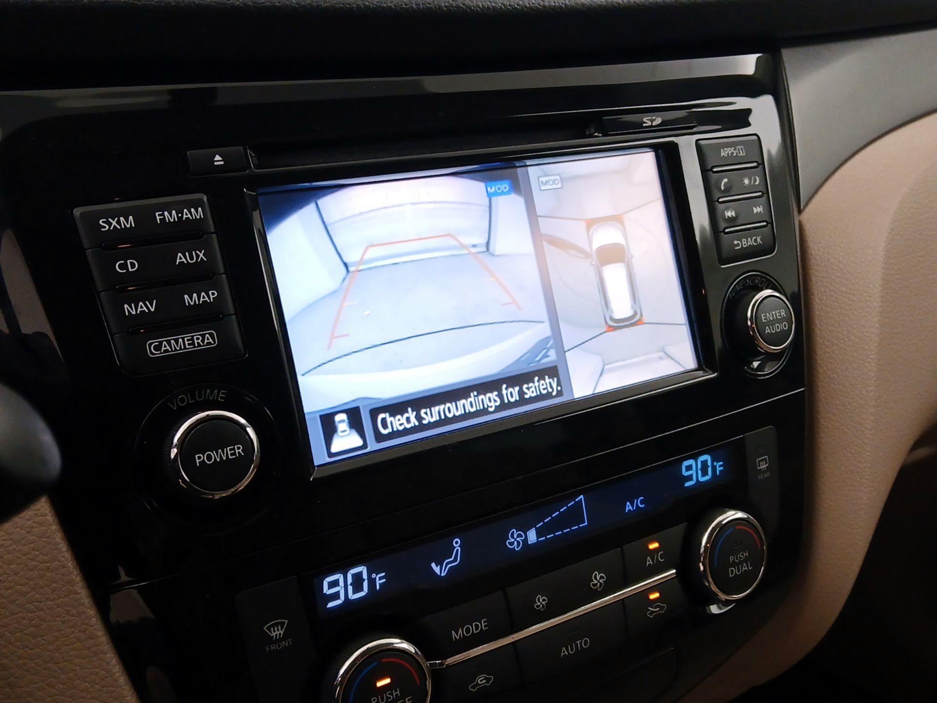 Thumbnail: 2016 Nissan Rogue - 15