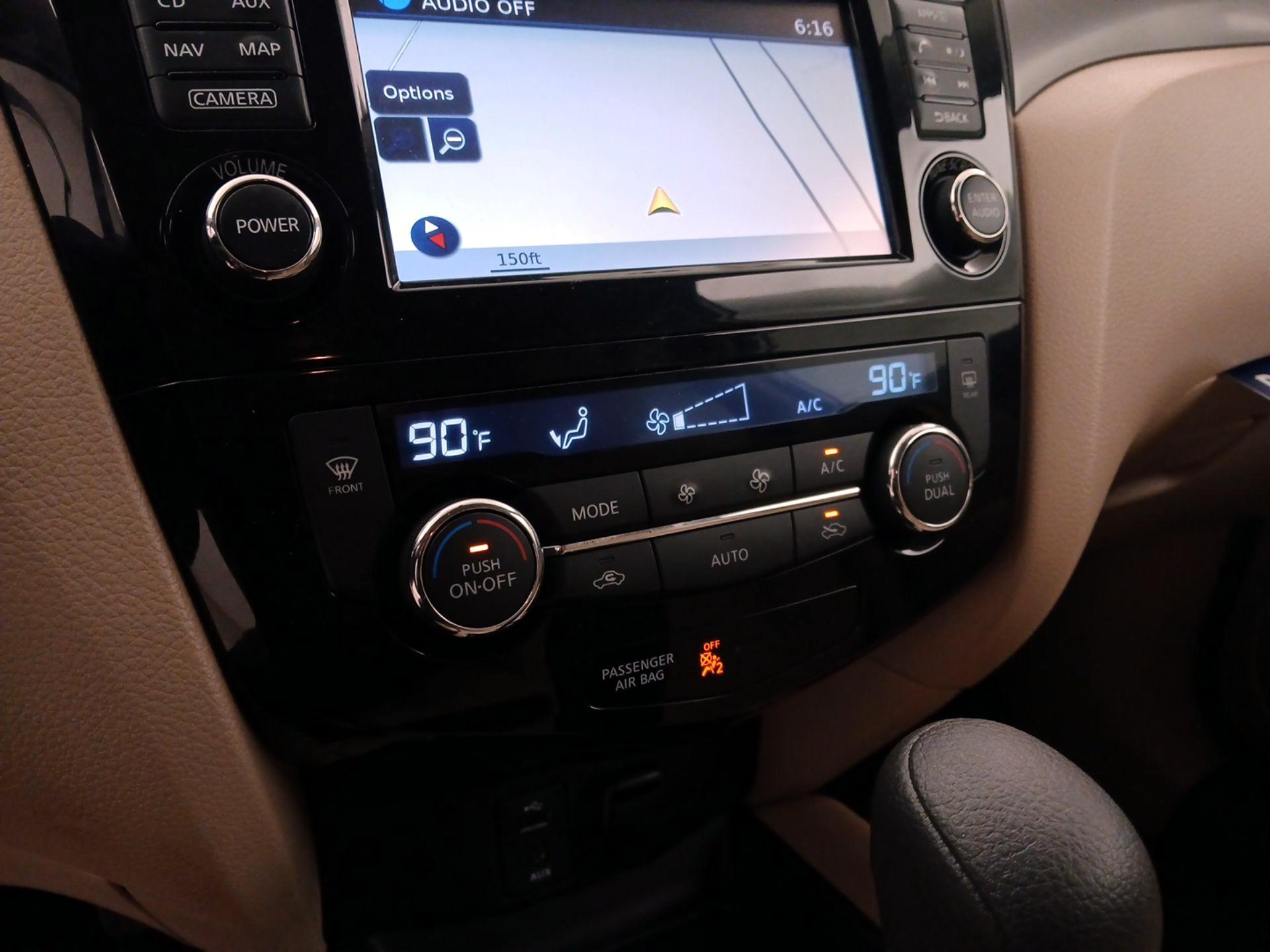 Thumbnail: 2016 Nissan Rogue - 17