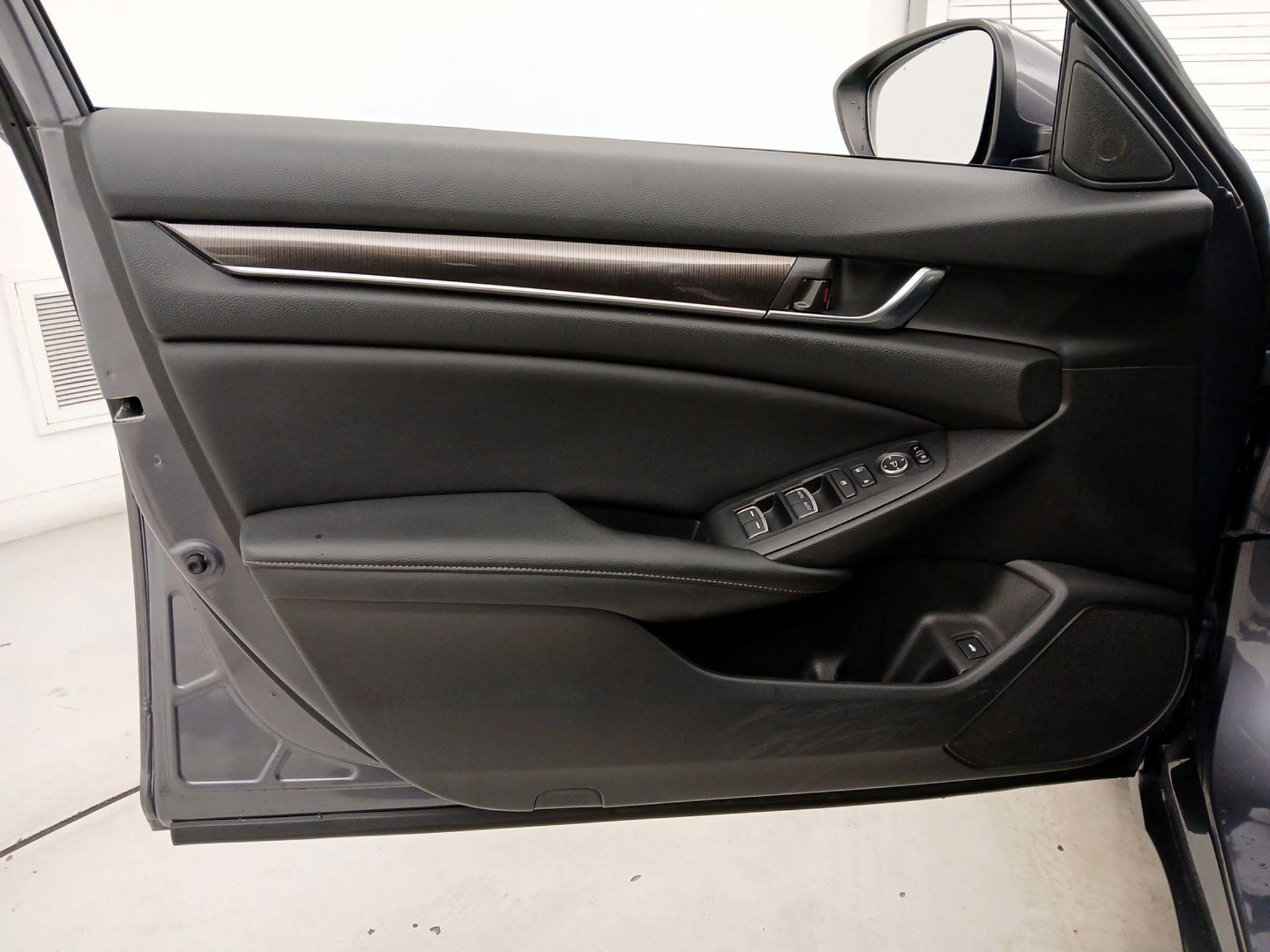 Thumbnail: 2019 Honda Accord - 12