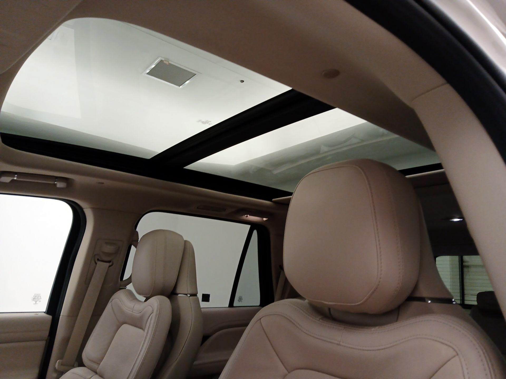 Thumbnail: 2021 Lincoln Navigator - 20