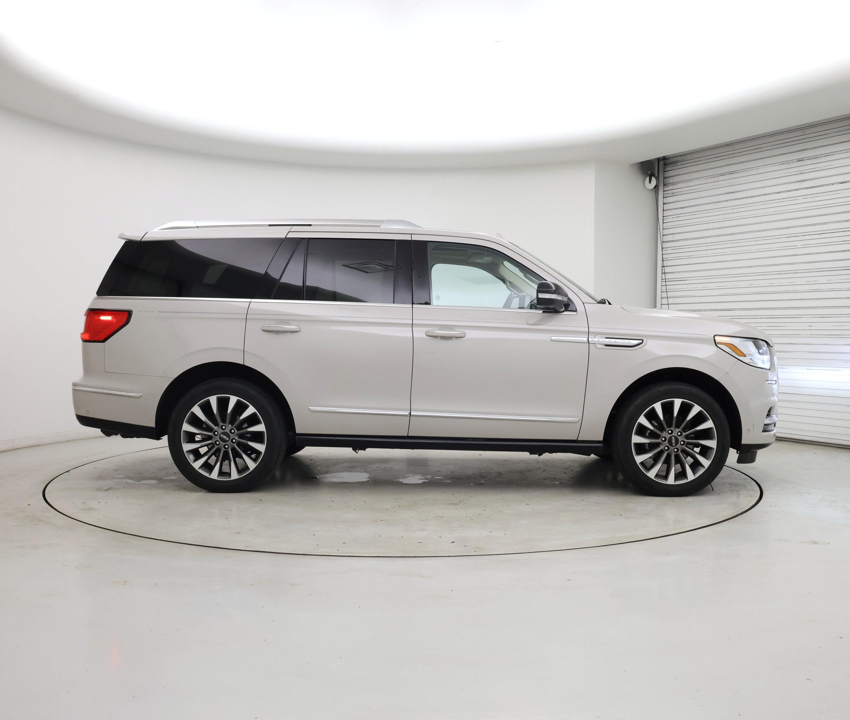 Thumbnail: 2021 Lincoln Navigator - 7