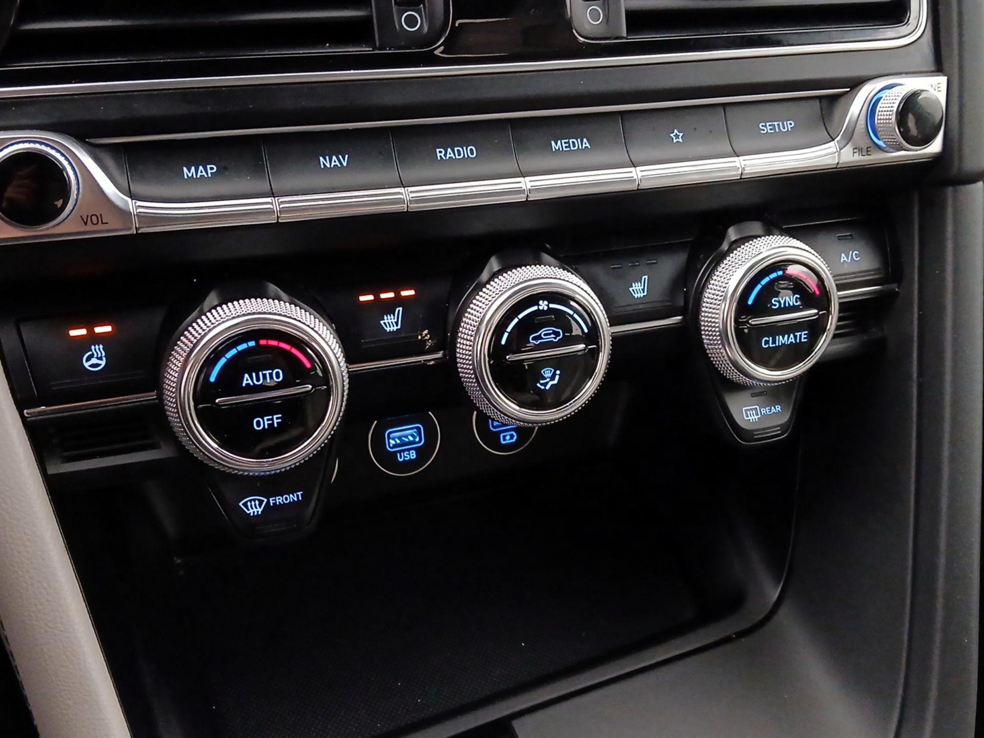 Thumbnail: 2023 Genesis G70 - 17