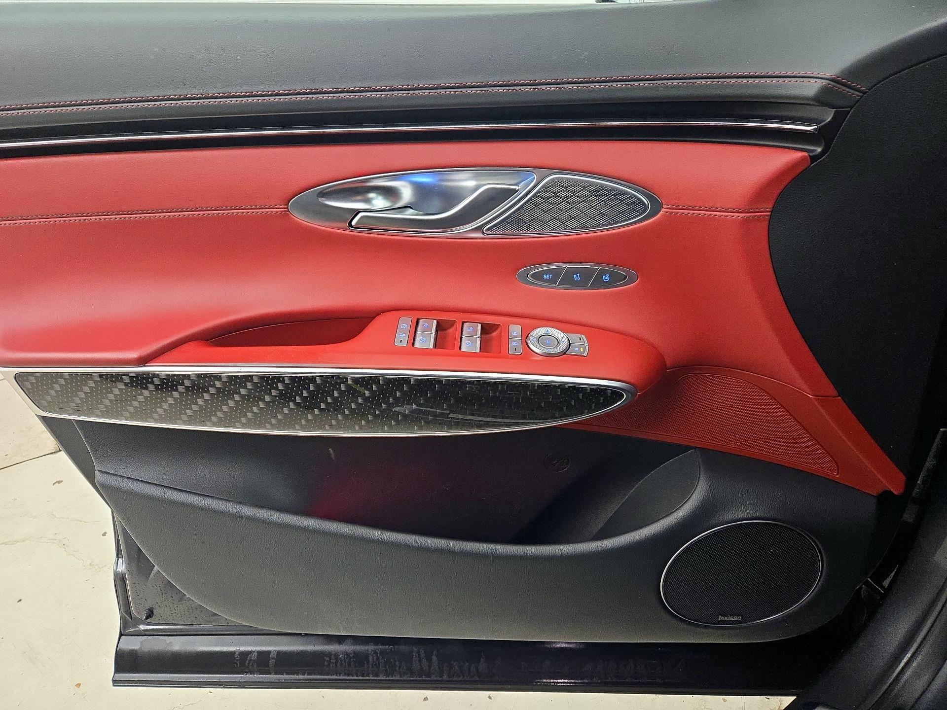 Thumbnail: 2022 Genesis GV70 - 12