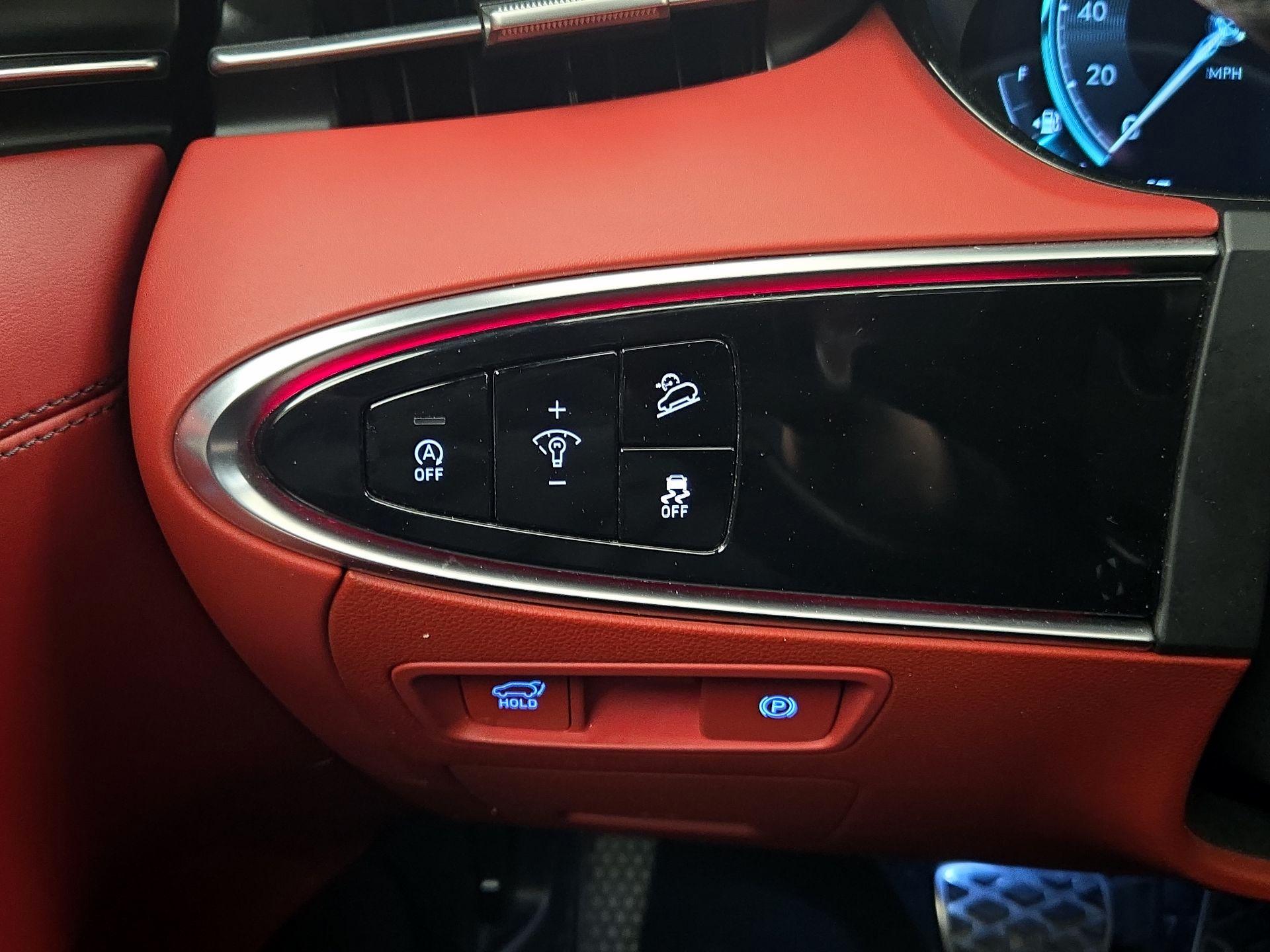 Thumbnail: 2022 Genesis GV70 - 13