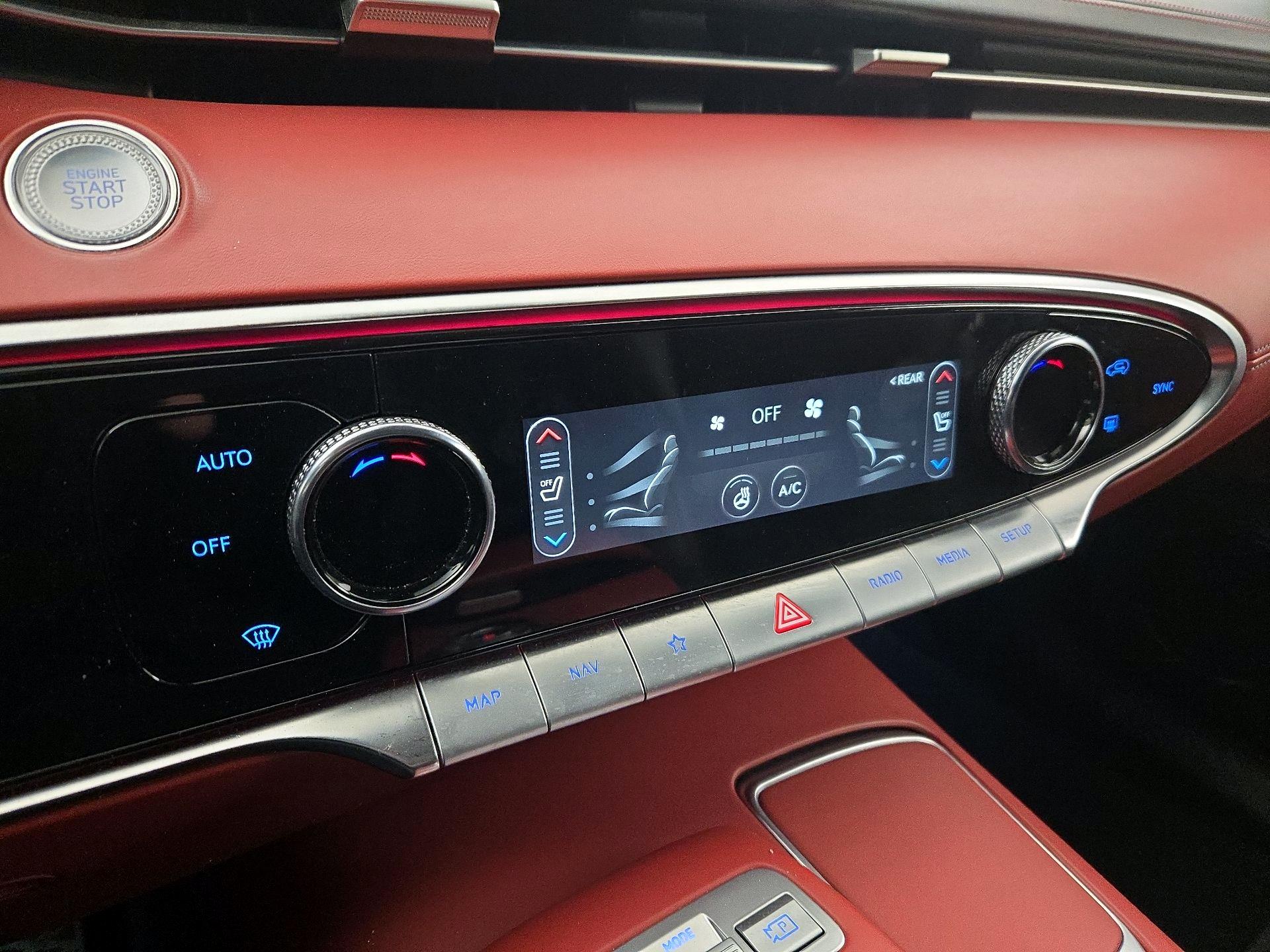 Thumbnail: 2022 Genesis GV70 - 17