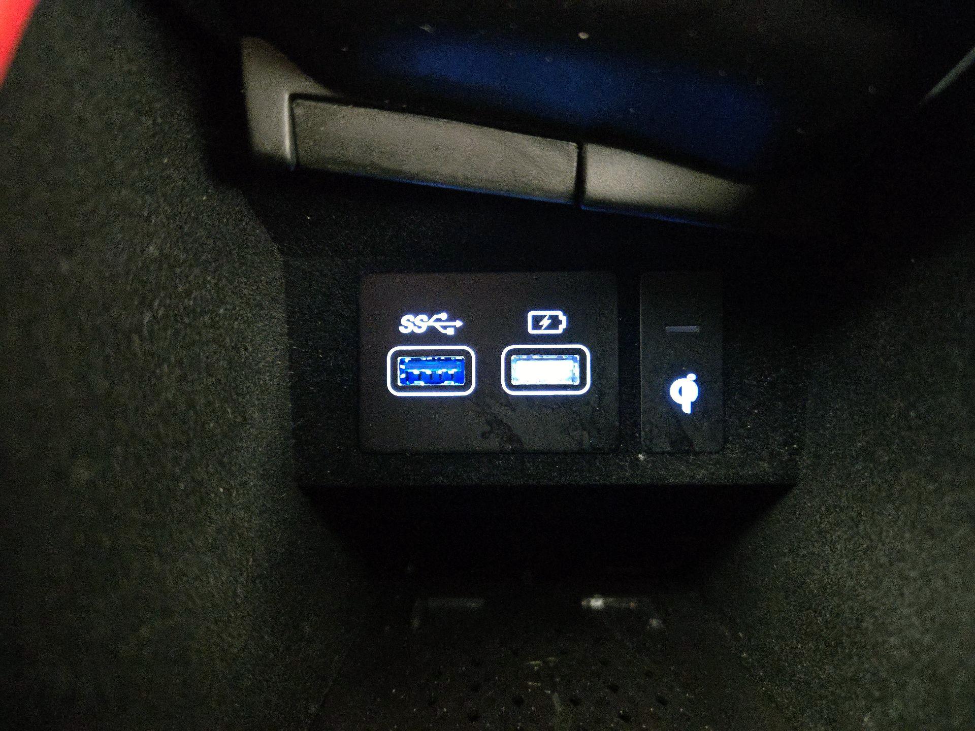 Thumbnail: 2022 Genesis GV70 - 19